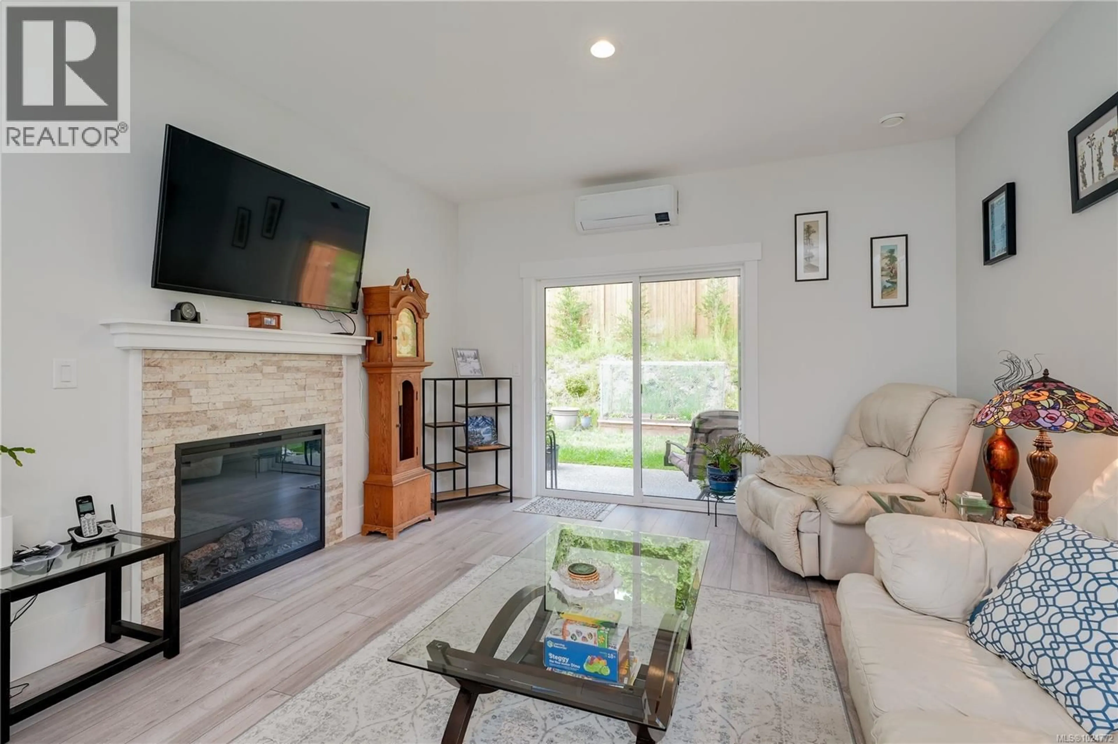 Living room with furniture, unknown for 38 - 300 GROSSKLEG WAY, Lake Cowichan British Columbia V0R2G1