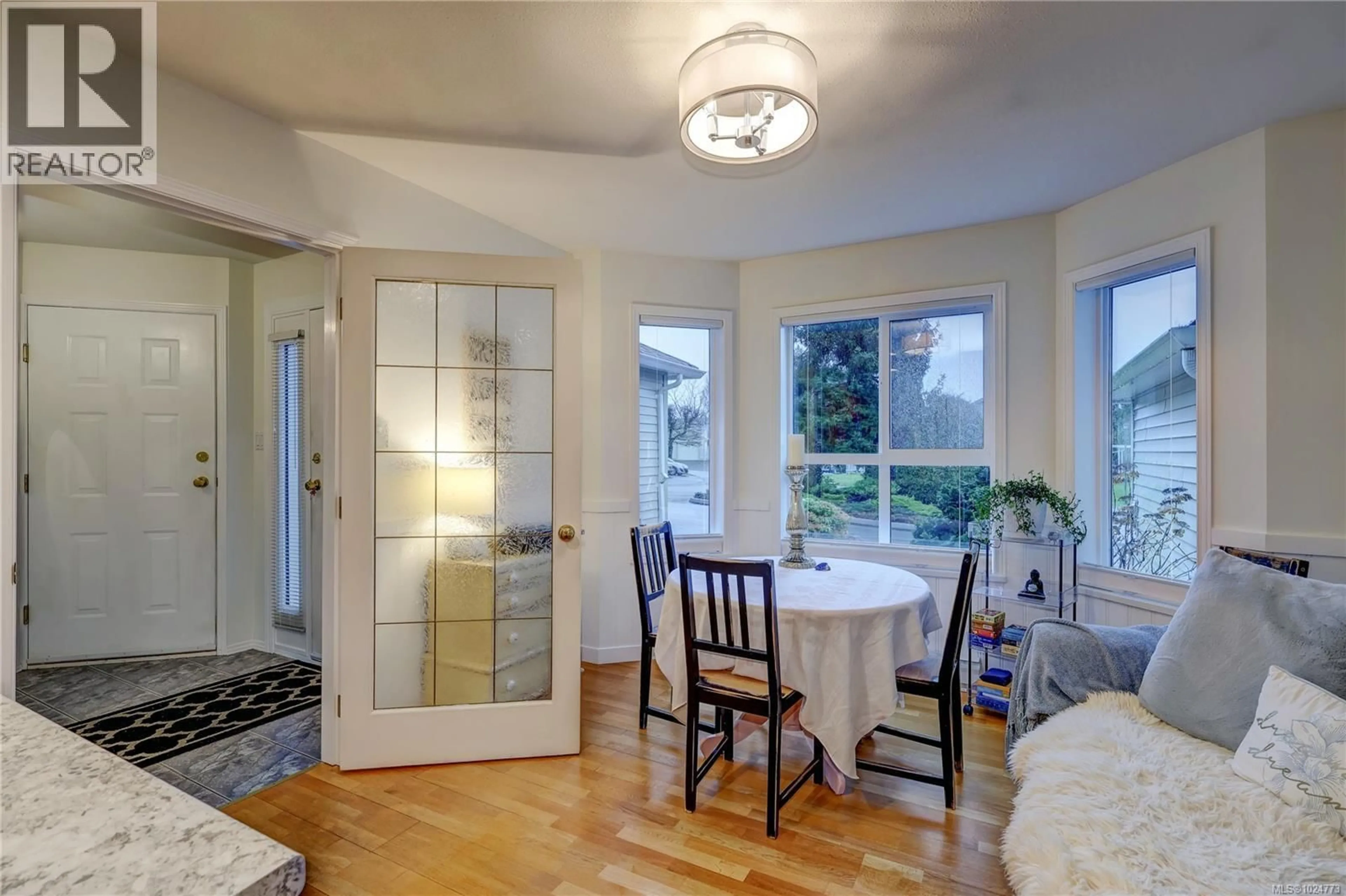 Dining room, ceramic/tile floor for 5959 WATERTON DRIVE, Nanaimo British Columbia V9T6A9