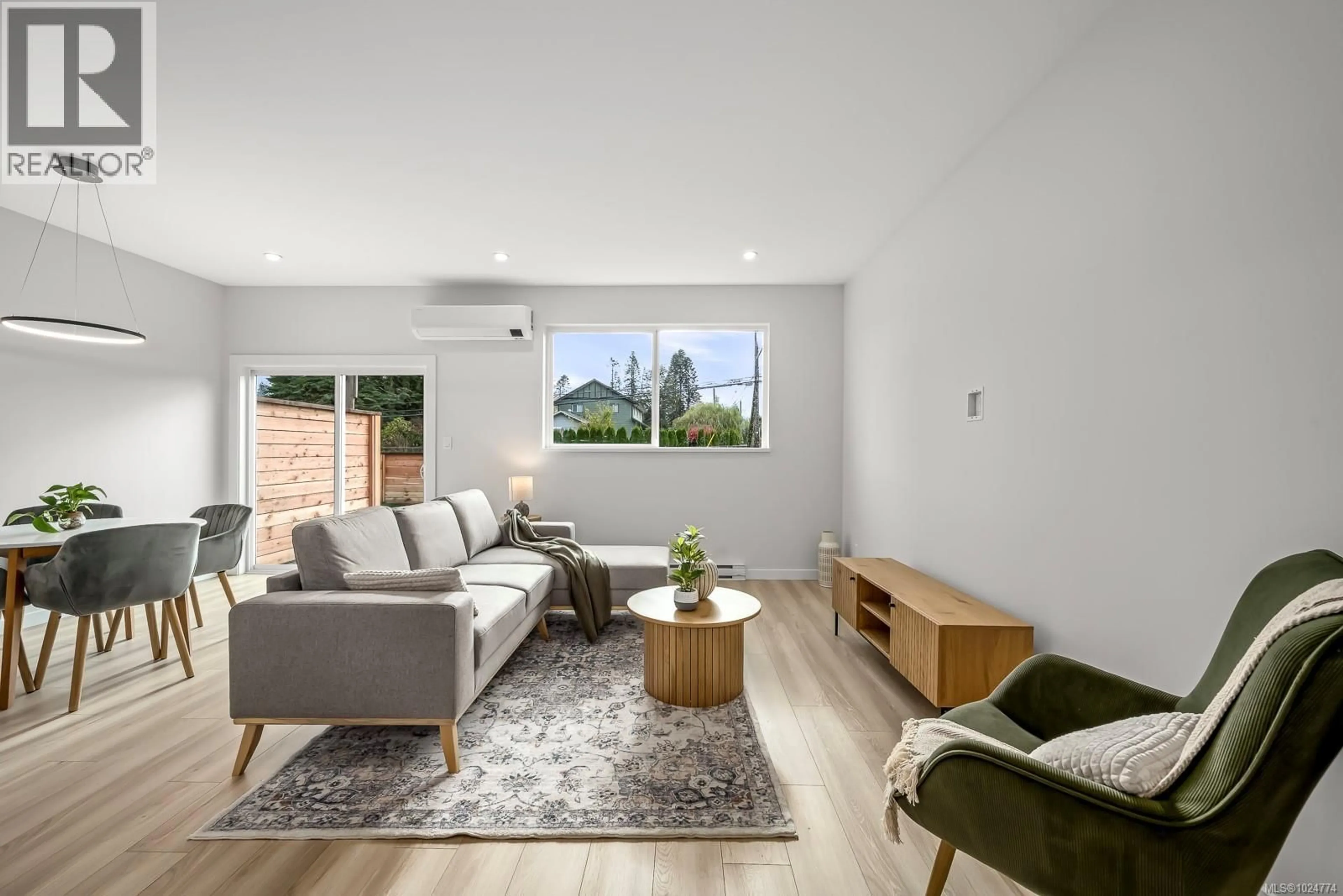 Living room with furniture, unknown for 1 - 444 FISHER ROAD, Campbell River British Columbia V9W0H8