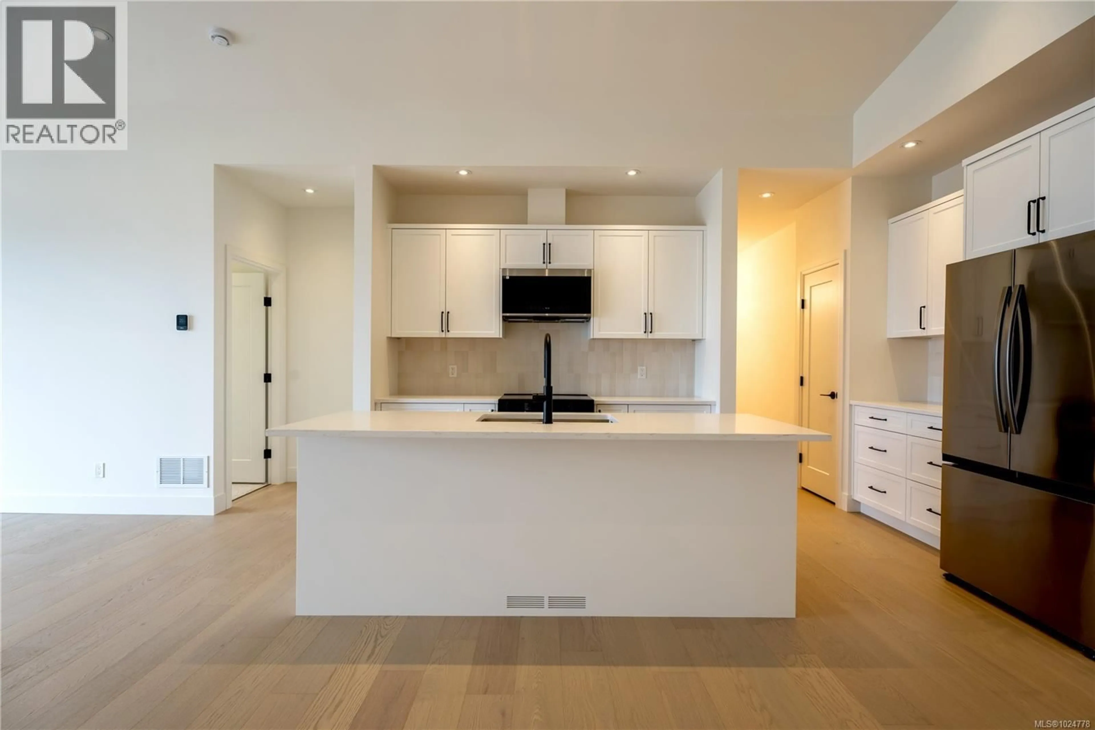 Open concept kitchen, ceramic/tile floor for 115 - 3116 WOODRUSH DRIVE, Duncan British Columbia V9L0G1