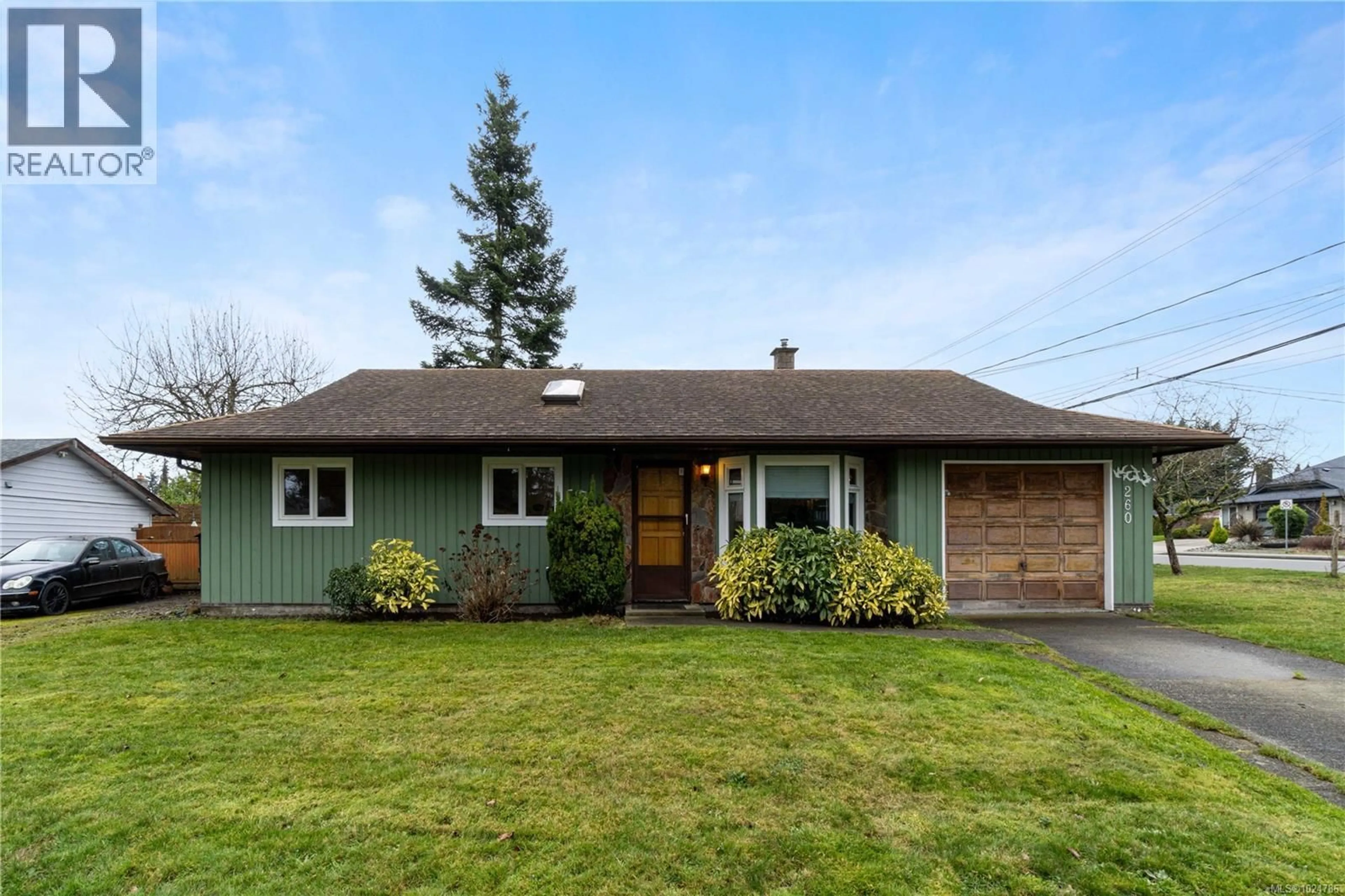 Home with vinyl exterior material, street for 260 PYM STREET SOUTH, Parksville British Columbia V9P1G7