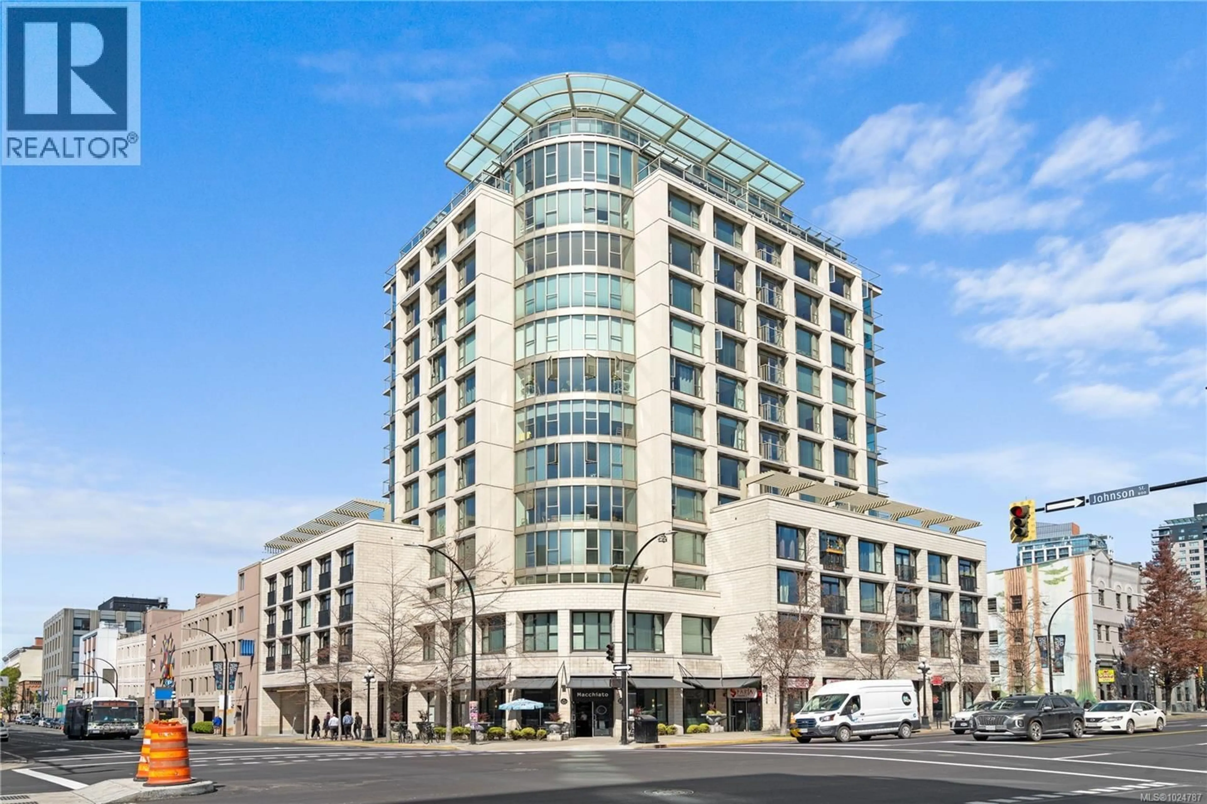 Indoor foyer for 606 - 760 JOHNSON STREET, Victoria British Columbia V8W1N1