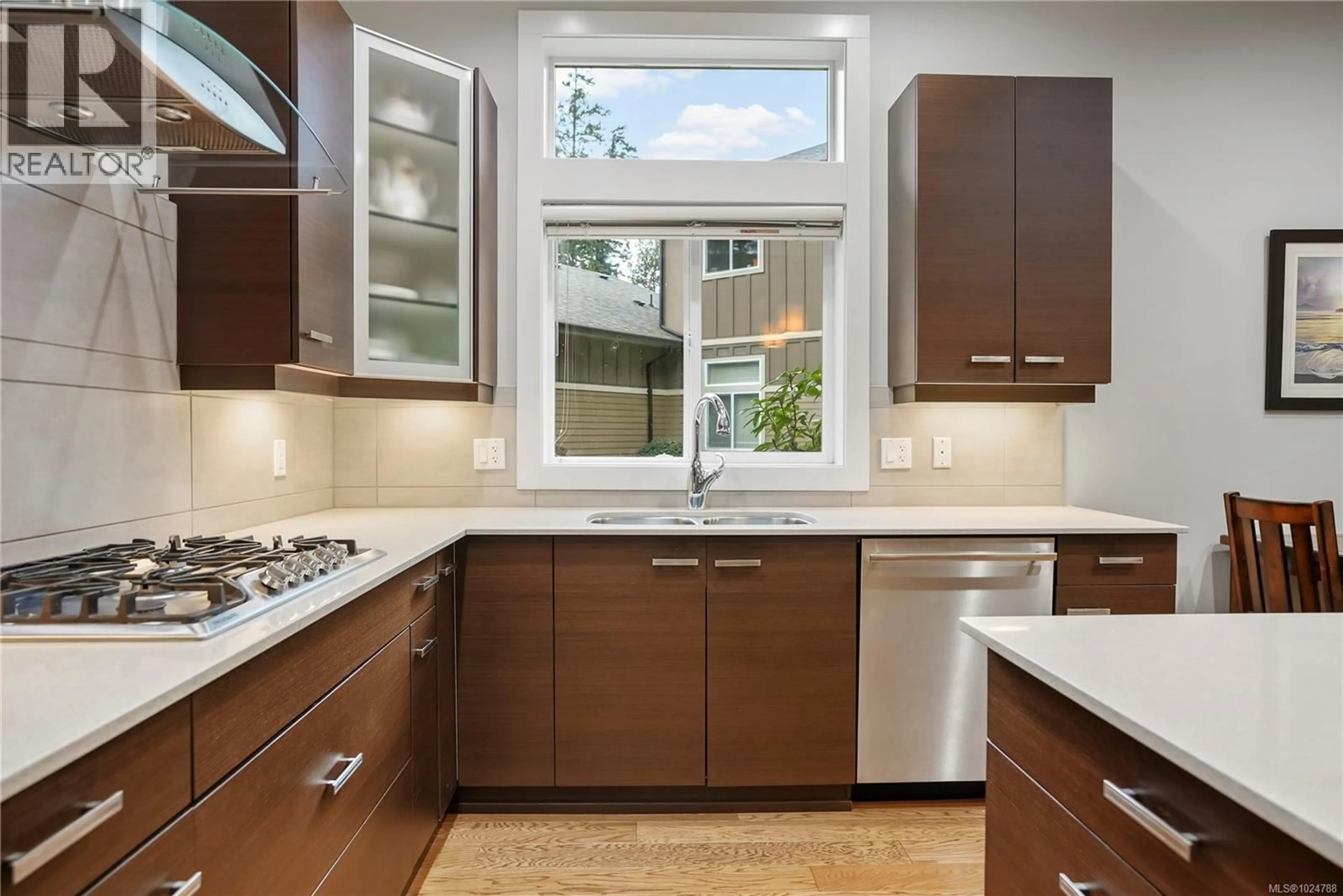 Contemporary kitchen, ceramic/tile floor for 109 - 3640 PROPELLER PLACE, Colwood British Columbia V9C0A4