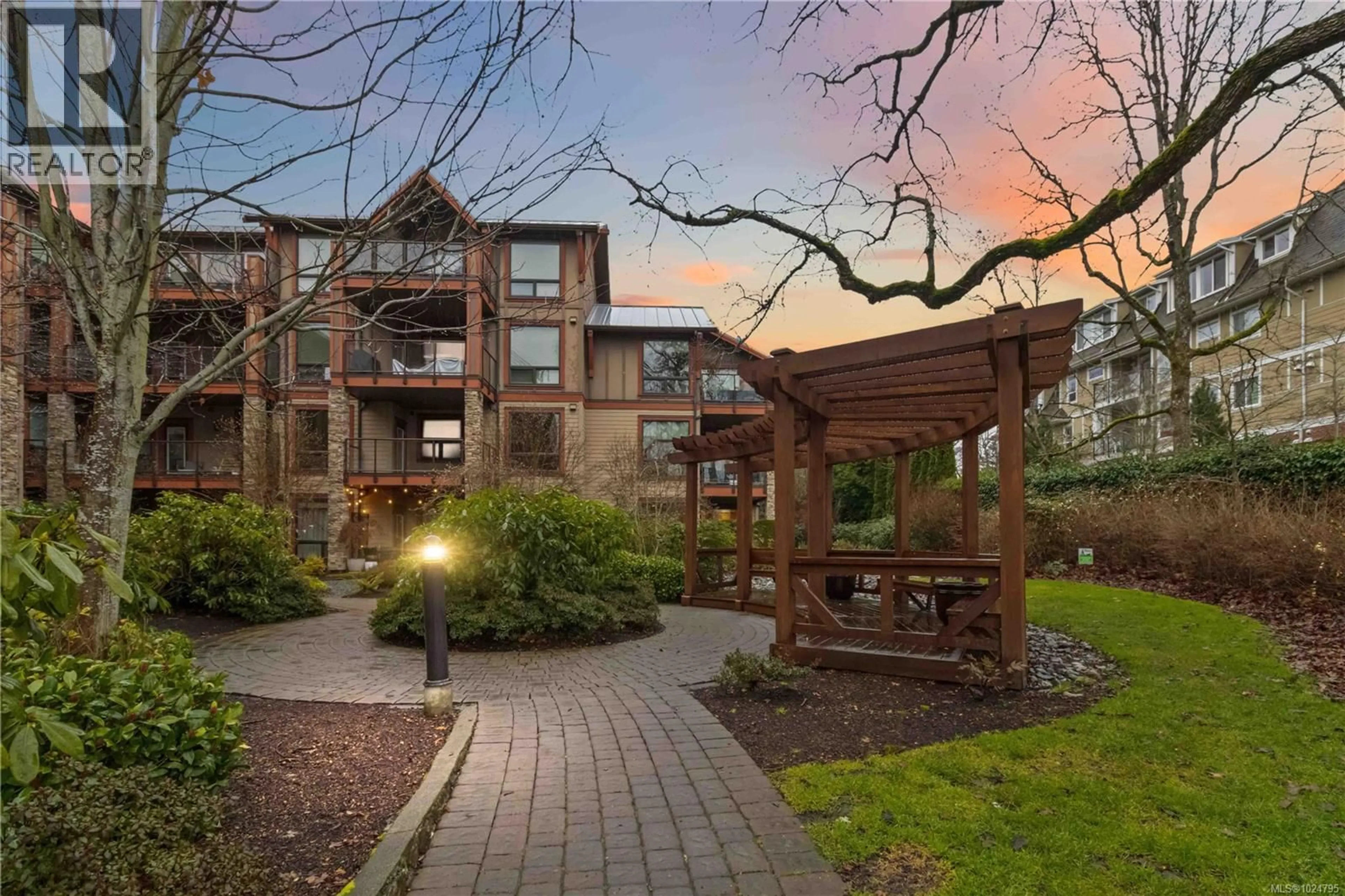 Unknown for 112 - 4529 WEST SAANICH ROAD, Saanich British Columbia V8Z3G3