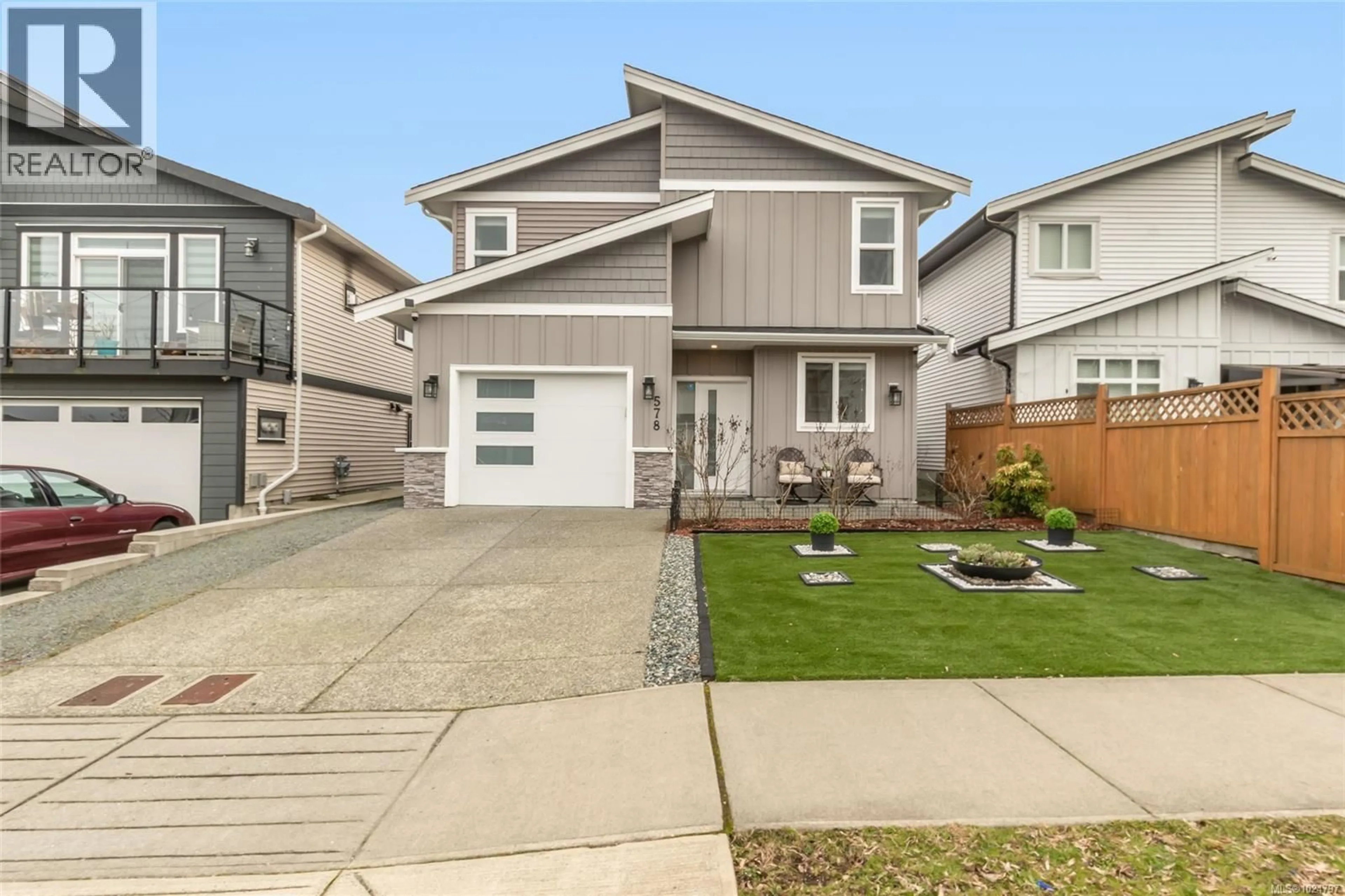 Home with vinyl exterior material, street for 578 MENZIES RIDGE DRIVE, Nanaimo British Columbia V9R0J9