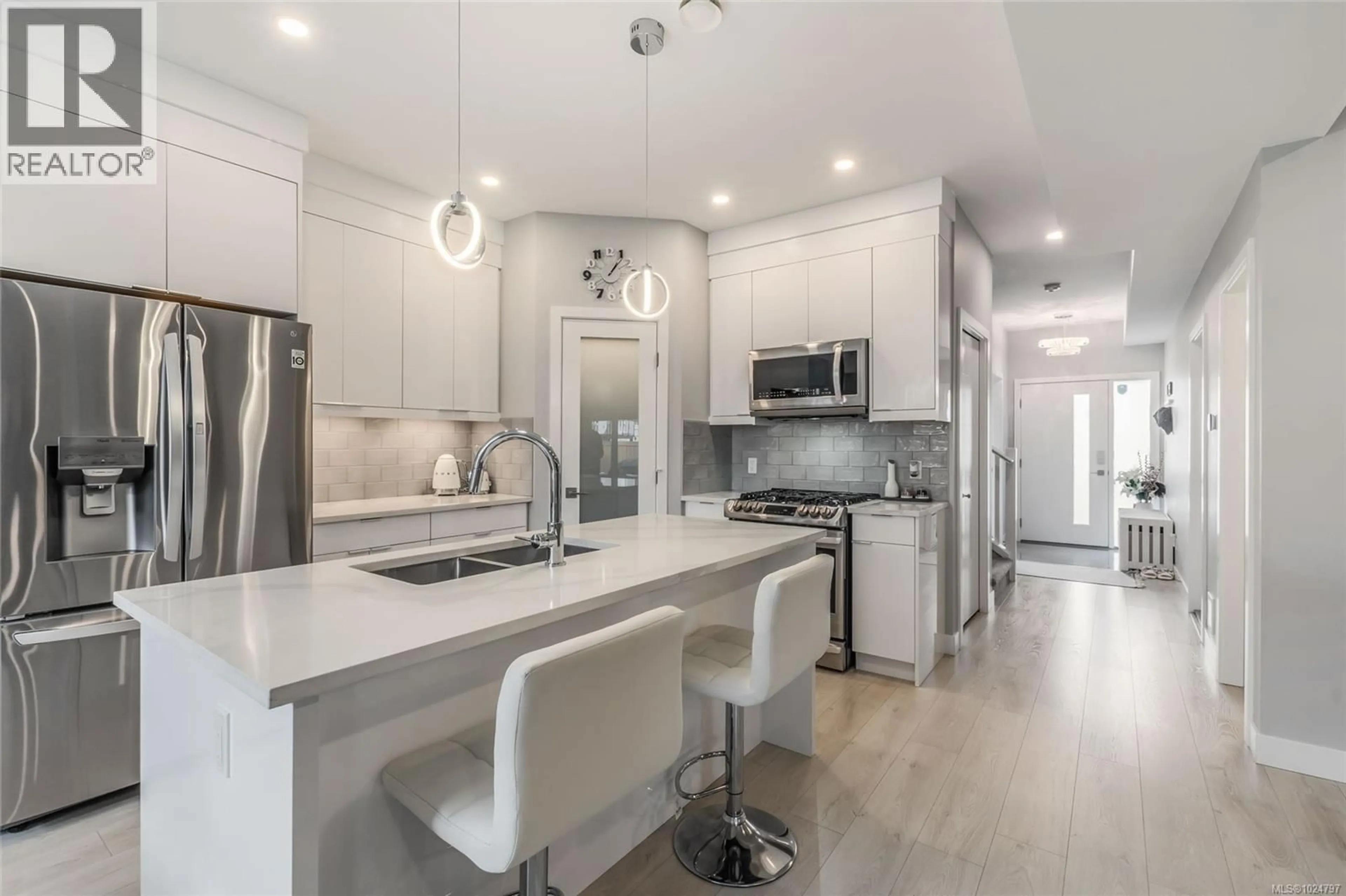 Open concept kitchen, ceramic/tile floor for 578 MENZIES RIDGE DRIVE, Nanaimo British Columbia V9R0J9