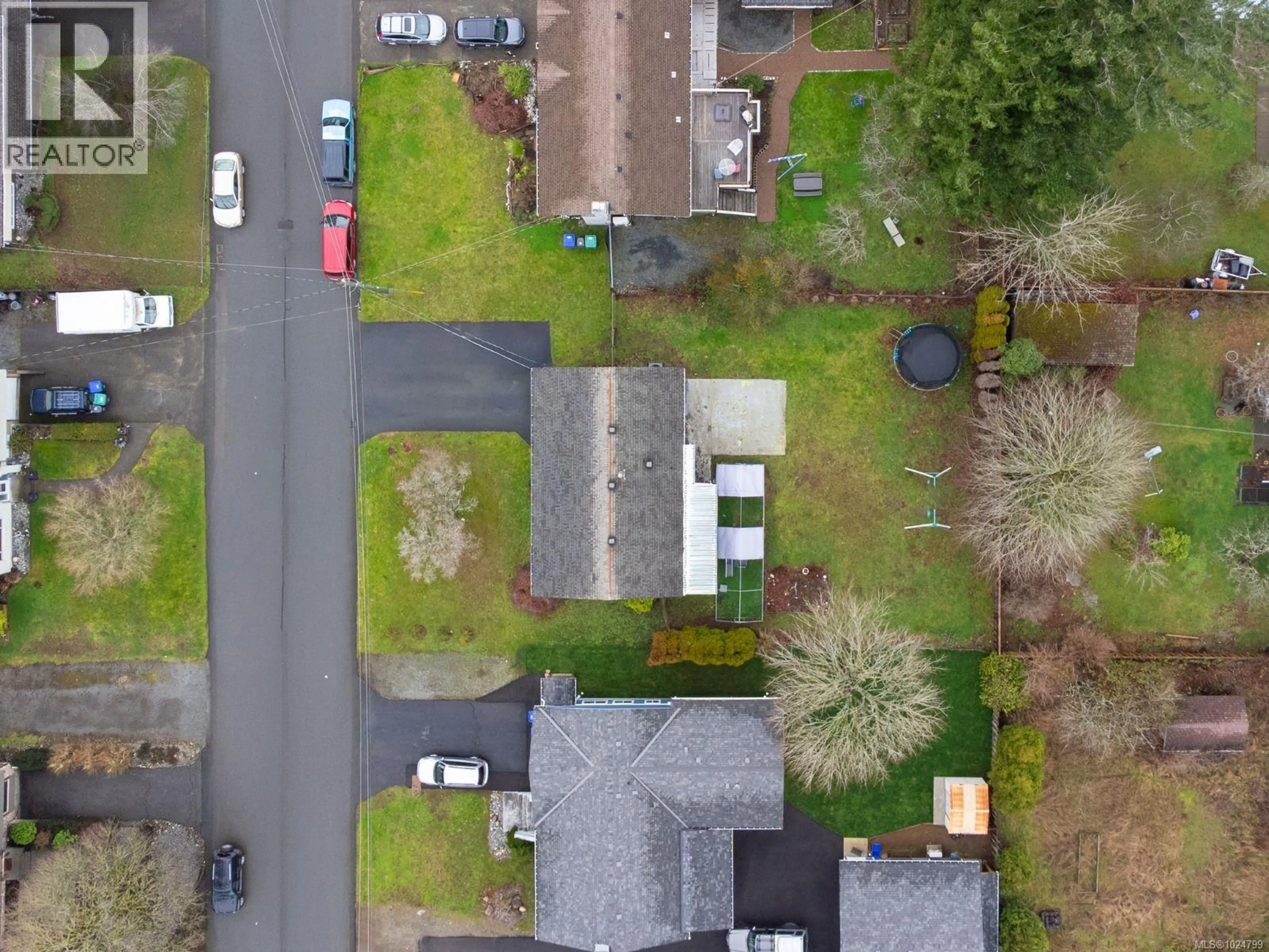 A pic from outside/outdoor area/front of a property/back of a property/a pic from drone, street for 1920 COUGAR CRESCENT, Comox British Columbia V9M2K5