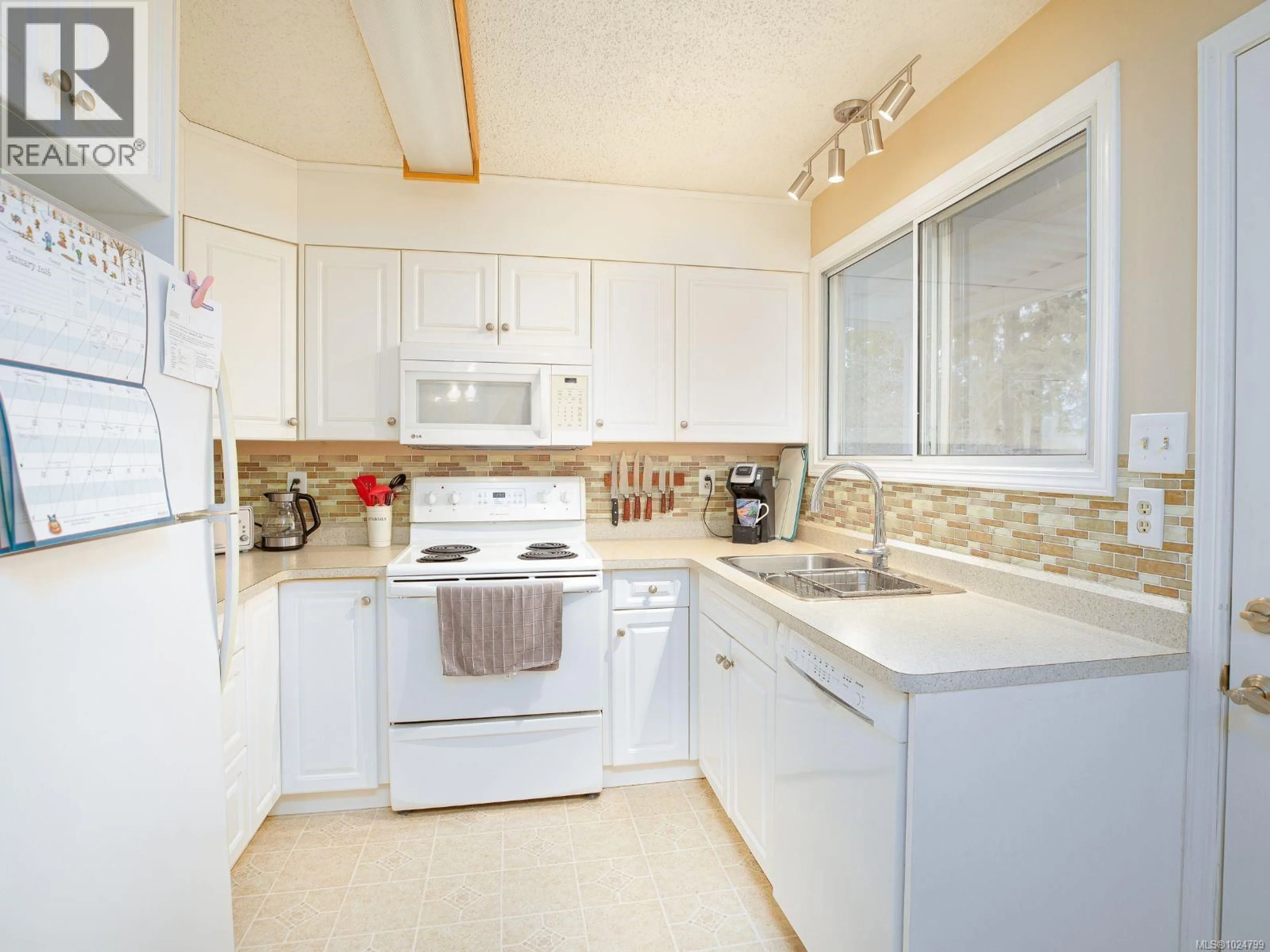 Standard kitchen, ceramic/tile floor for 1920 COUGAR CRESCENT, Comox British Columbia V9M2K5