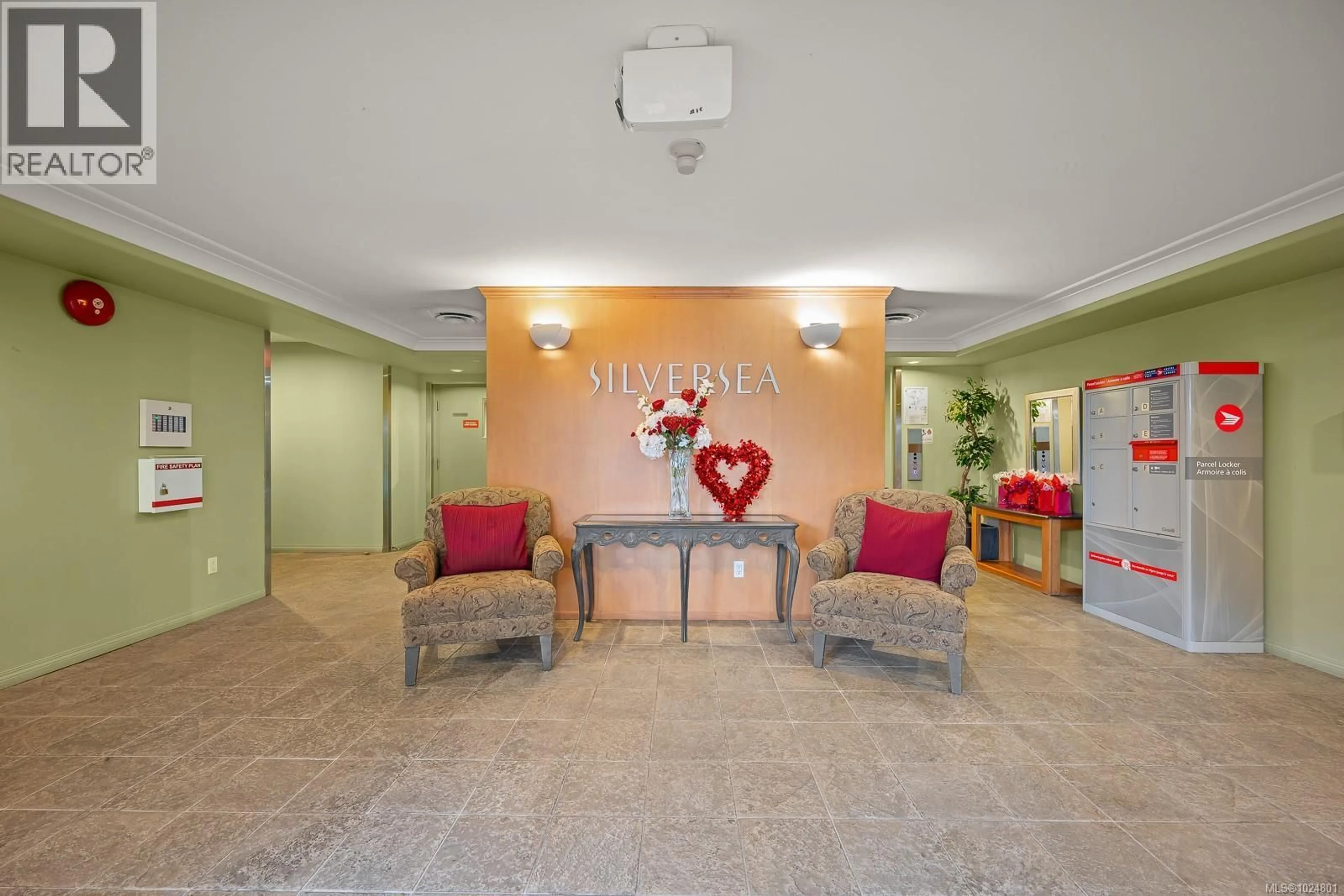 Lobby for 404 - 350 ISLAND HIGHWAY SOUTH, Campbell River British Columbia V9W1A5