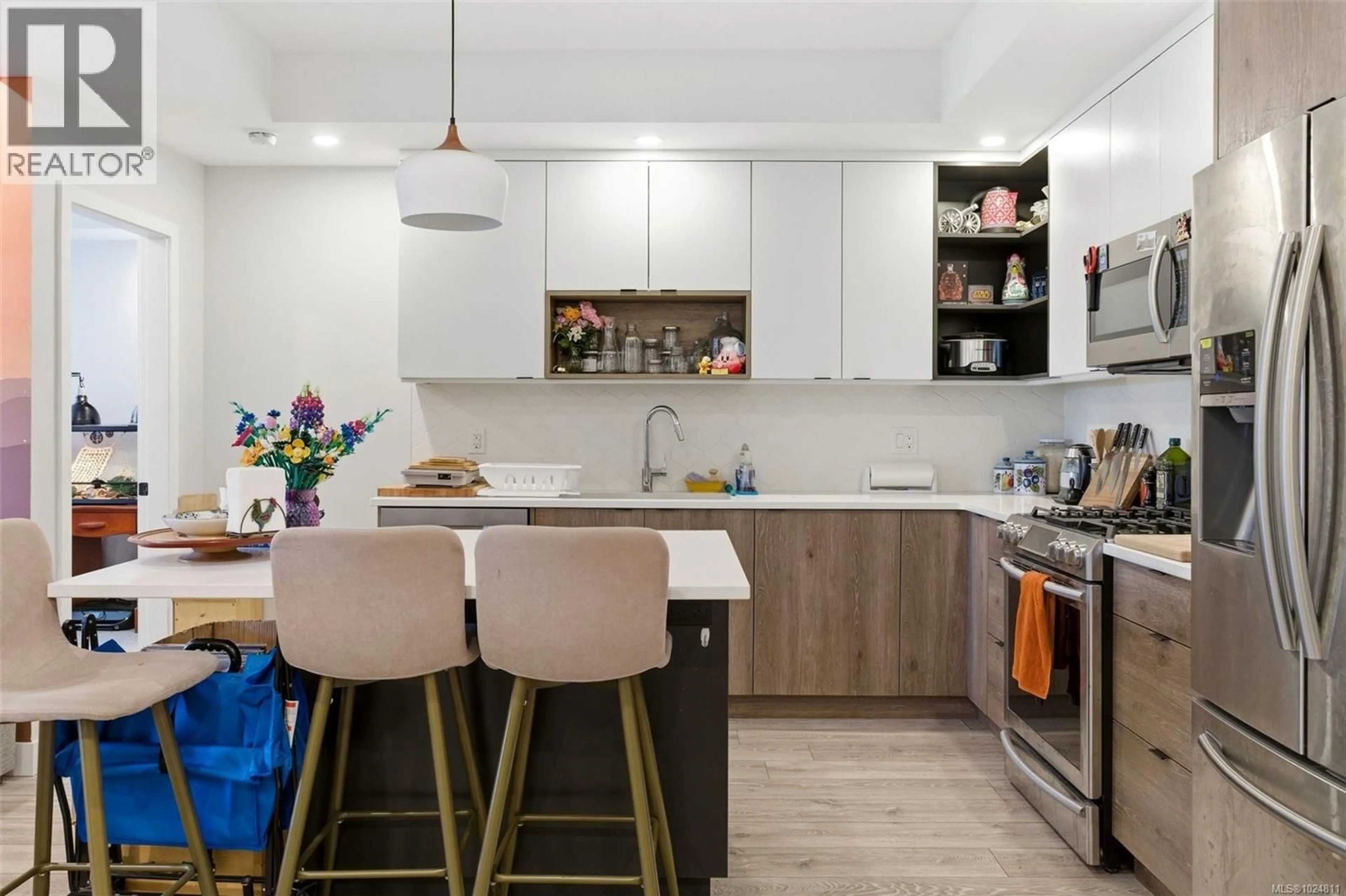 Open concept kitchen, unknown for 304 - 950 WHIRLAWAY CRESCENT, Langford British Columbia V9B6W6