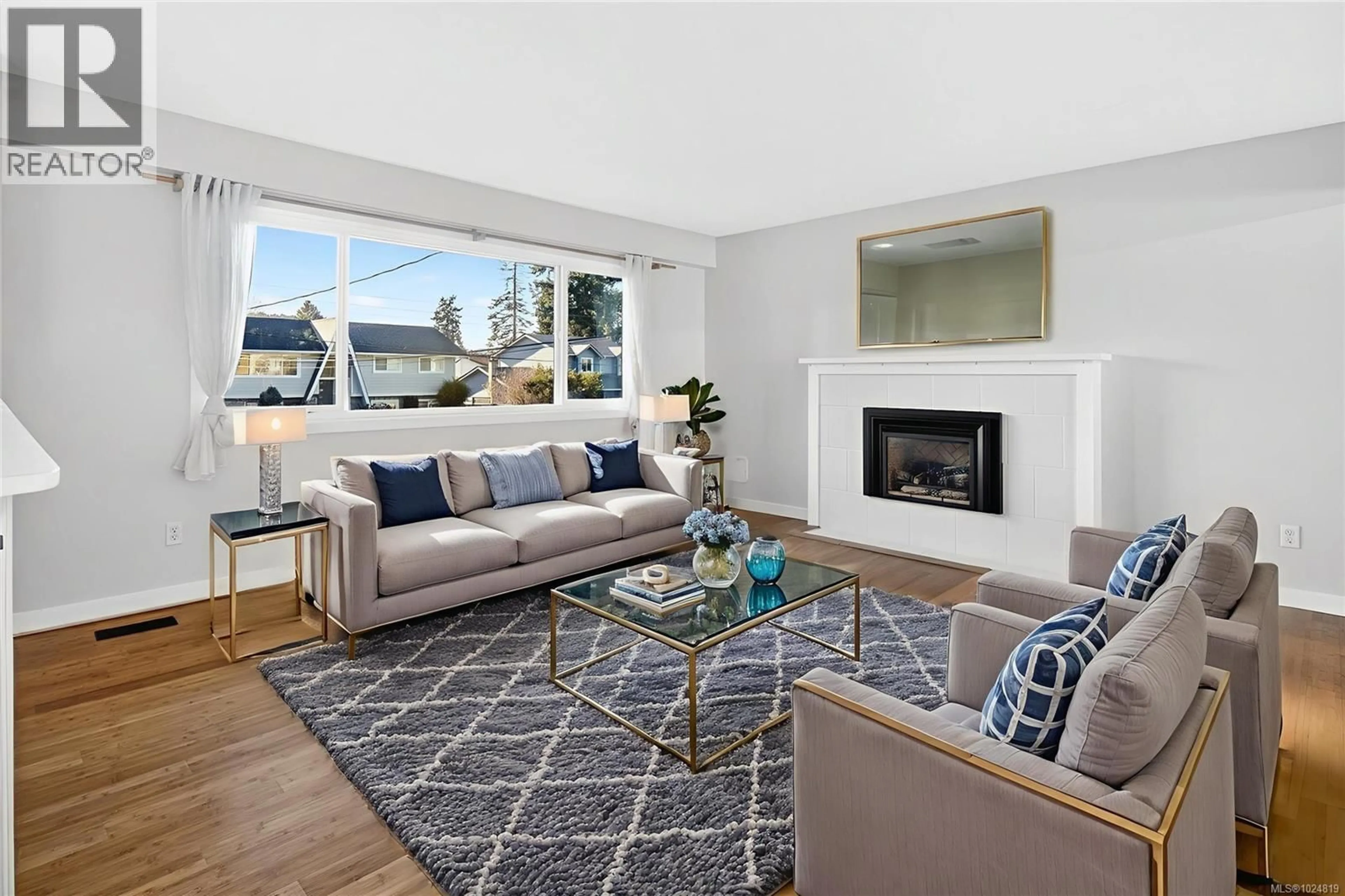 Living room with furniture, unknown for 2424 MARLENE DRIVE, Colwood British Columbia V9B4L4