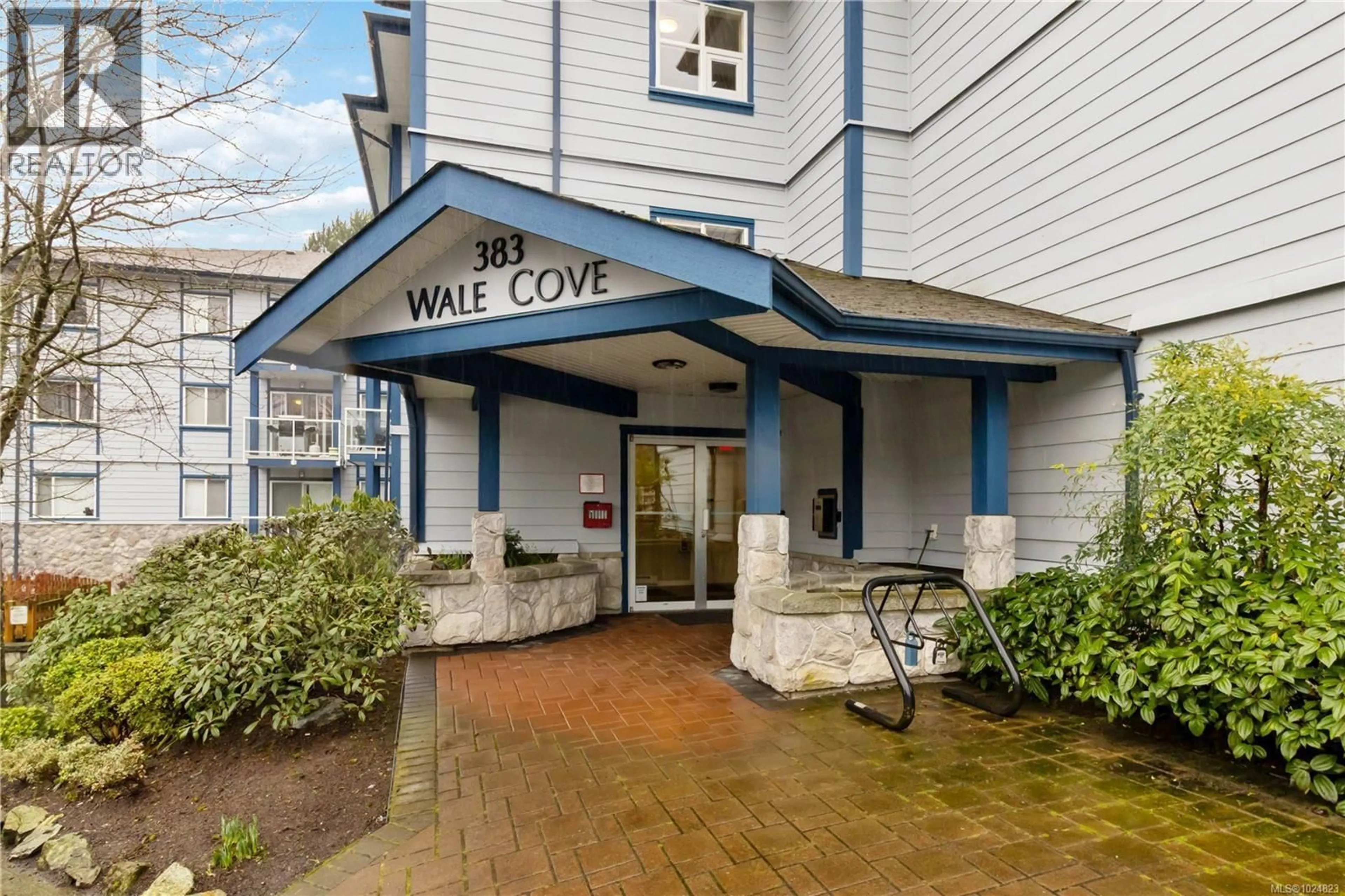 Indoor foyer for 208 - 383 WALE ROAD, Colwood British Columbia V9B2P9
