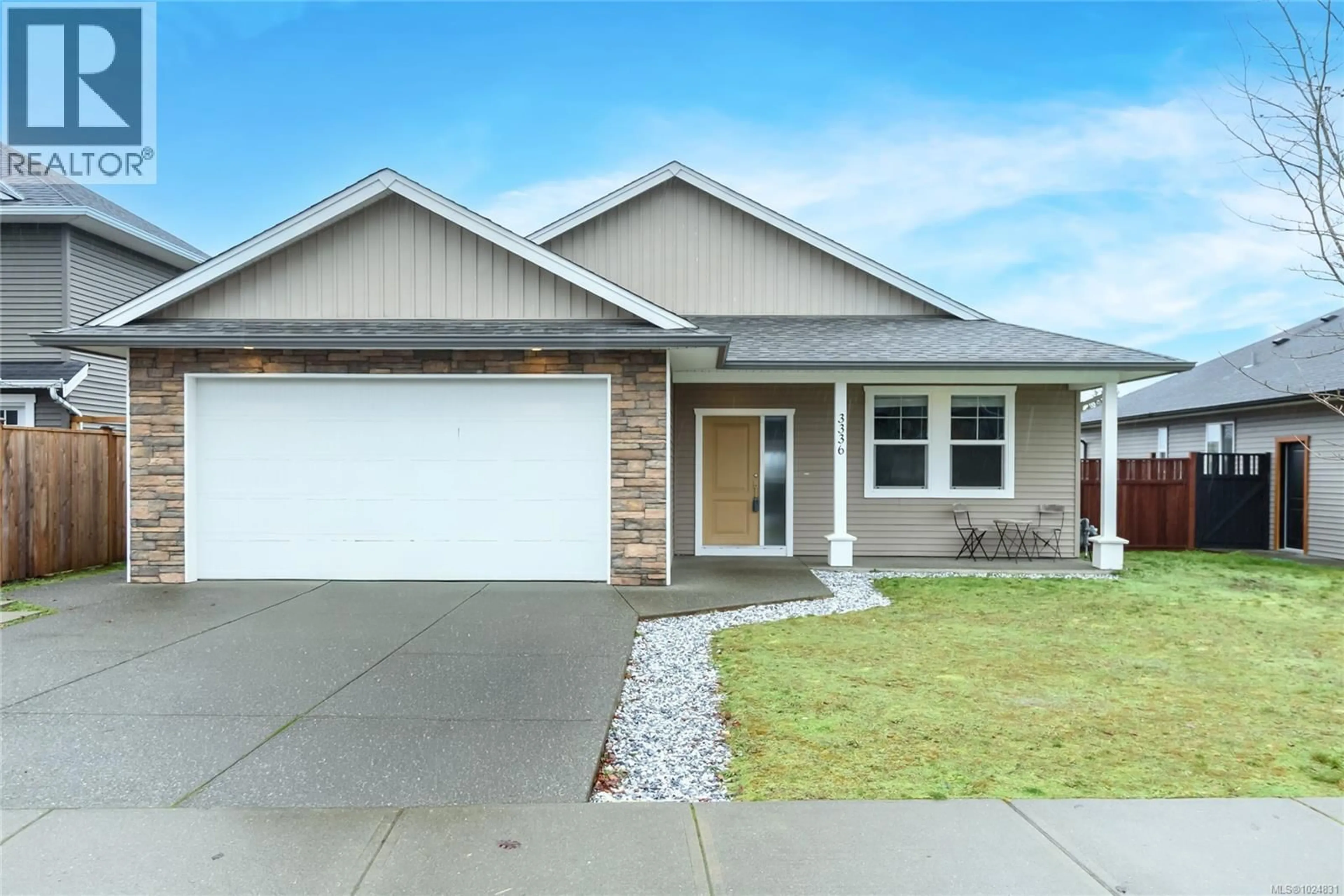 Home with vinyl exterior material, street for 3336 BOLTON STREET, Cumberland British Columbia V0R1S0