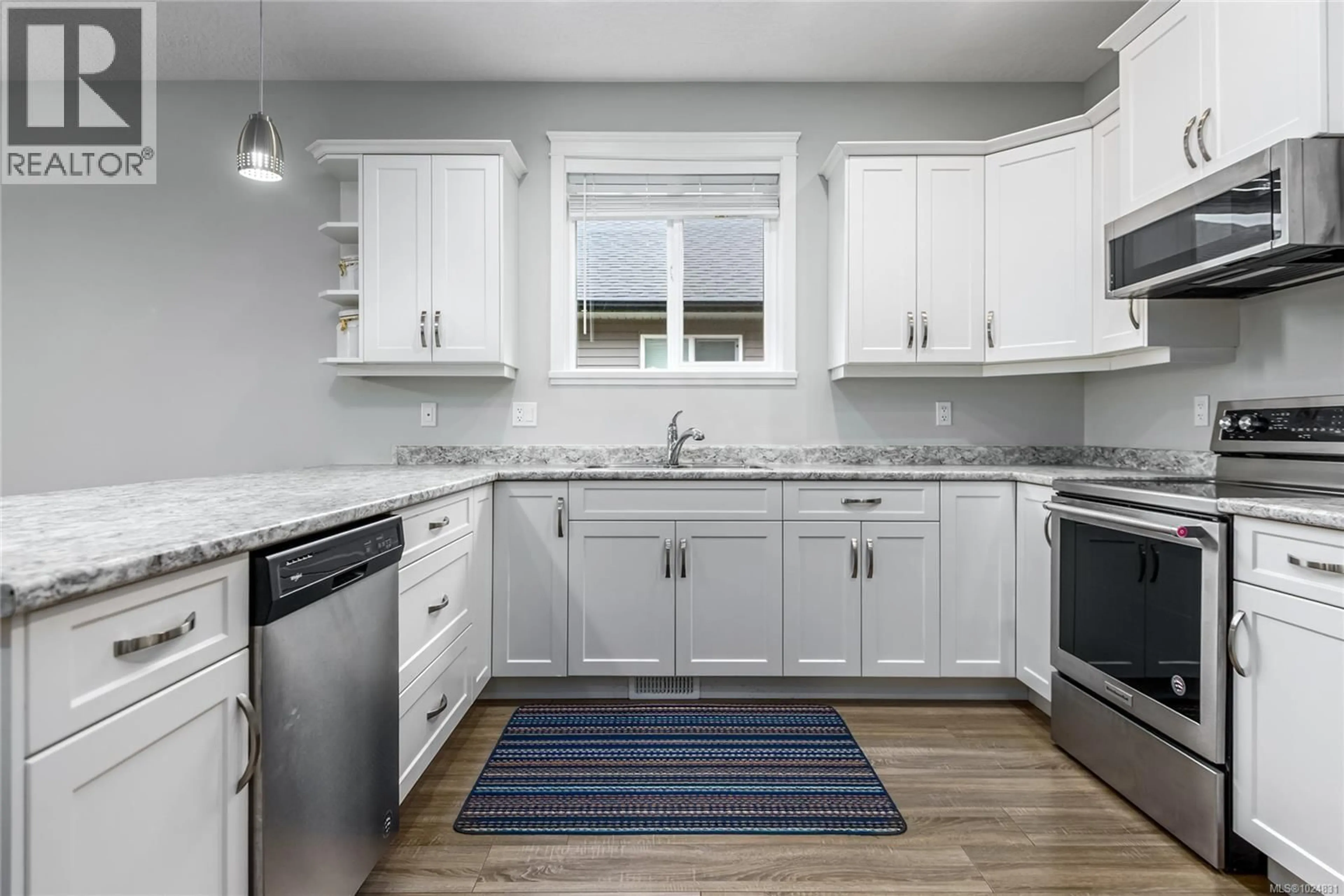 Standard kitchen, ceramic/tile floor for 3336 BOLTON STREET, Cumberland British Columbia V0R1S0