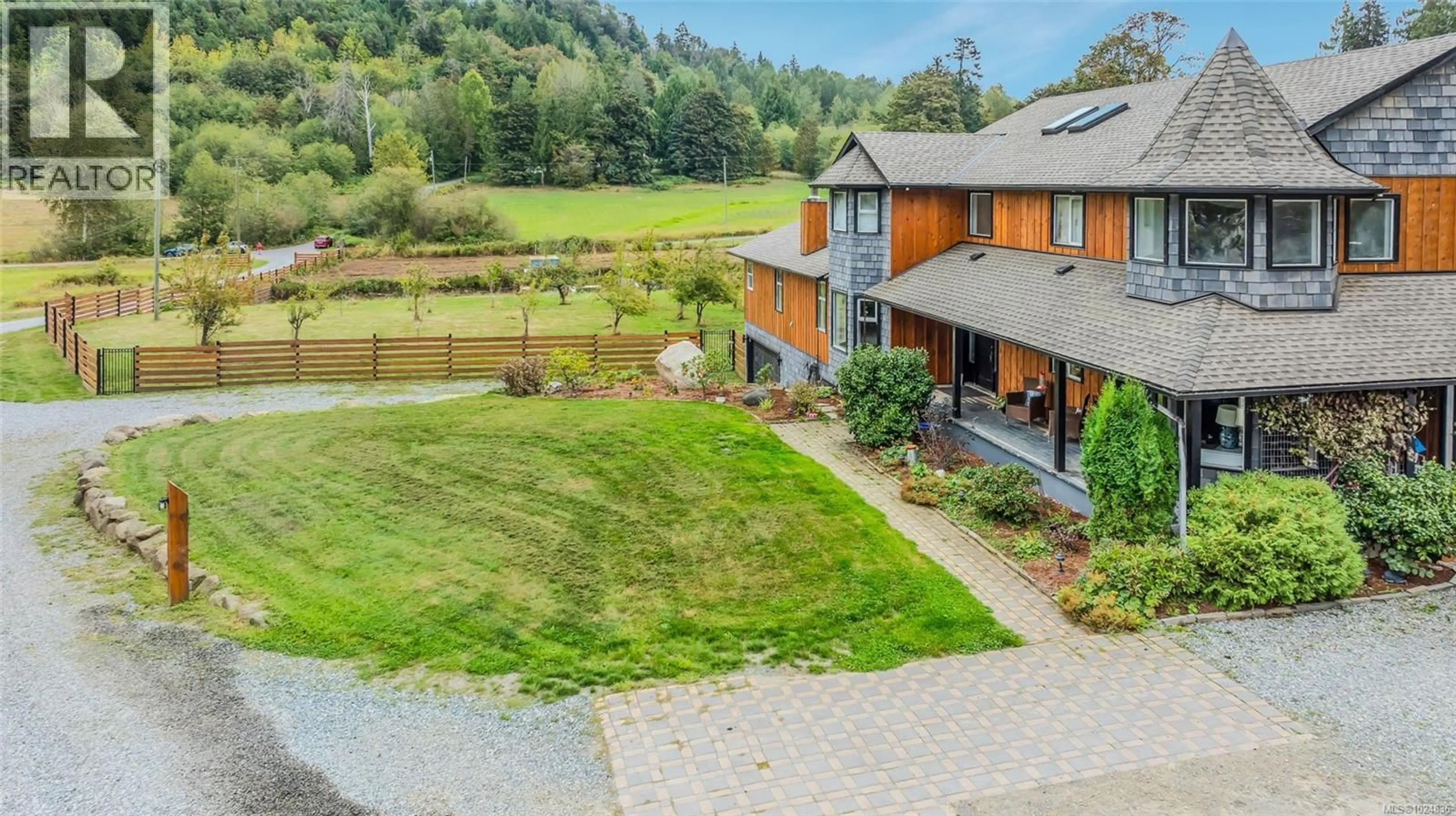 A pic from outside/outdoor area/front of a property/back of a property/a pic from drone, water/lake/river/ocean view for 1675 KELSIE ROAD, Nanaimo British Columbia V9X1H7