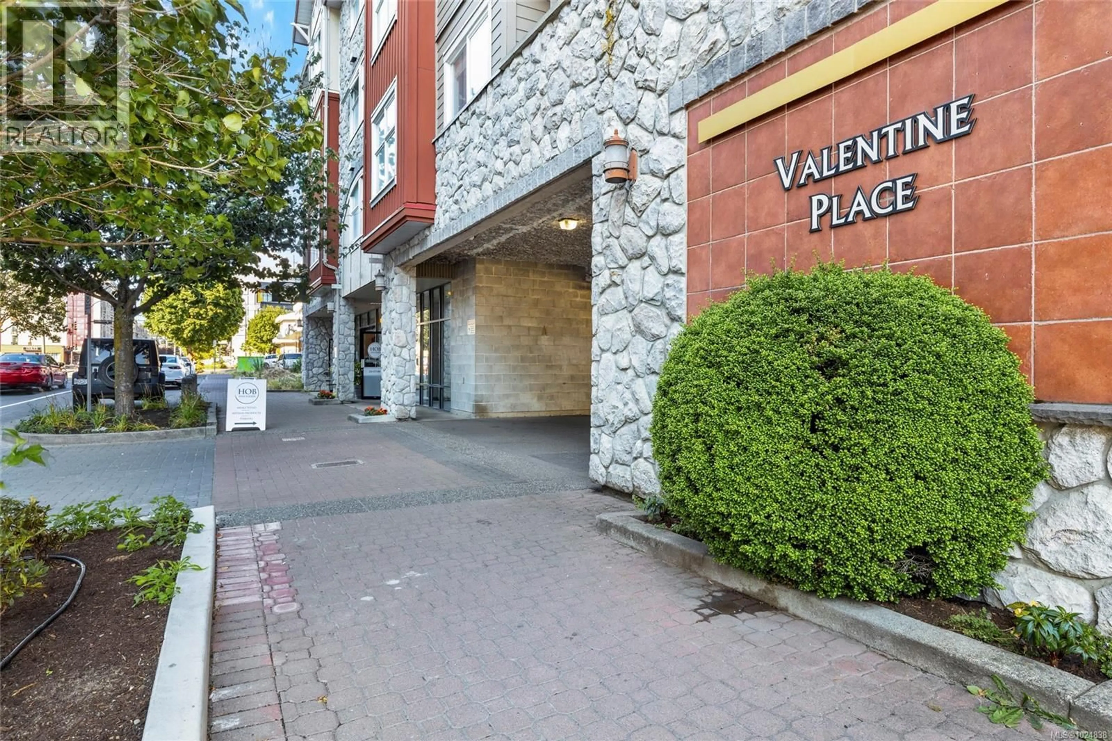 Indoor foyer for 321 - 2829 PEATT ROAD, Langford British Columbia V9B3V5