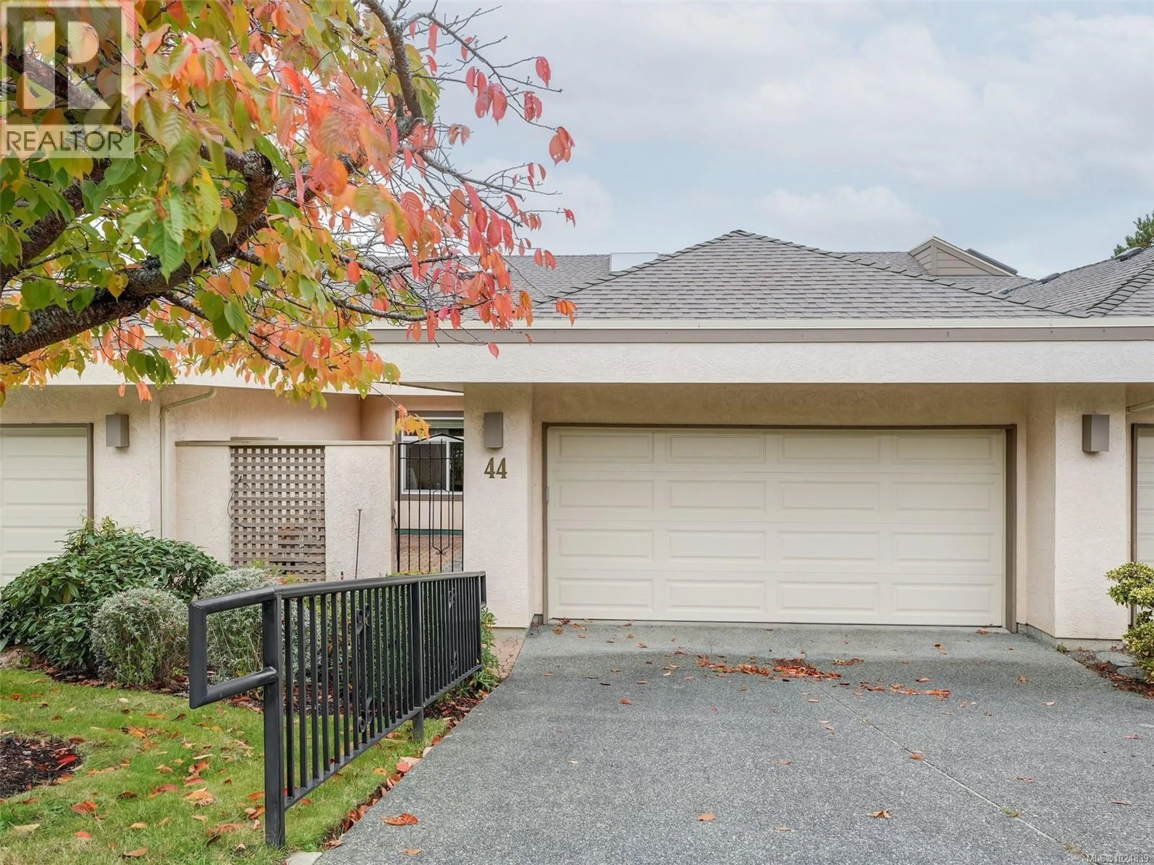 Unknown for 44 - 4318 EMILY CARR DRIVE, Saanich British Columbia V8X5E7