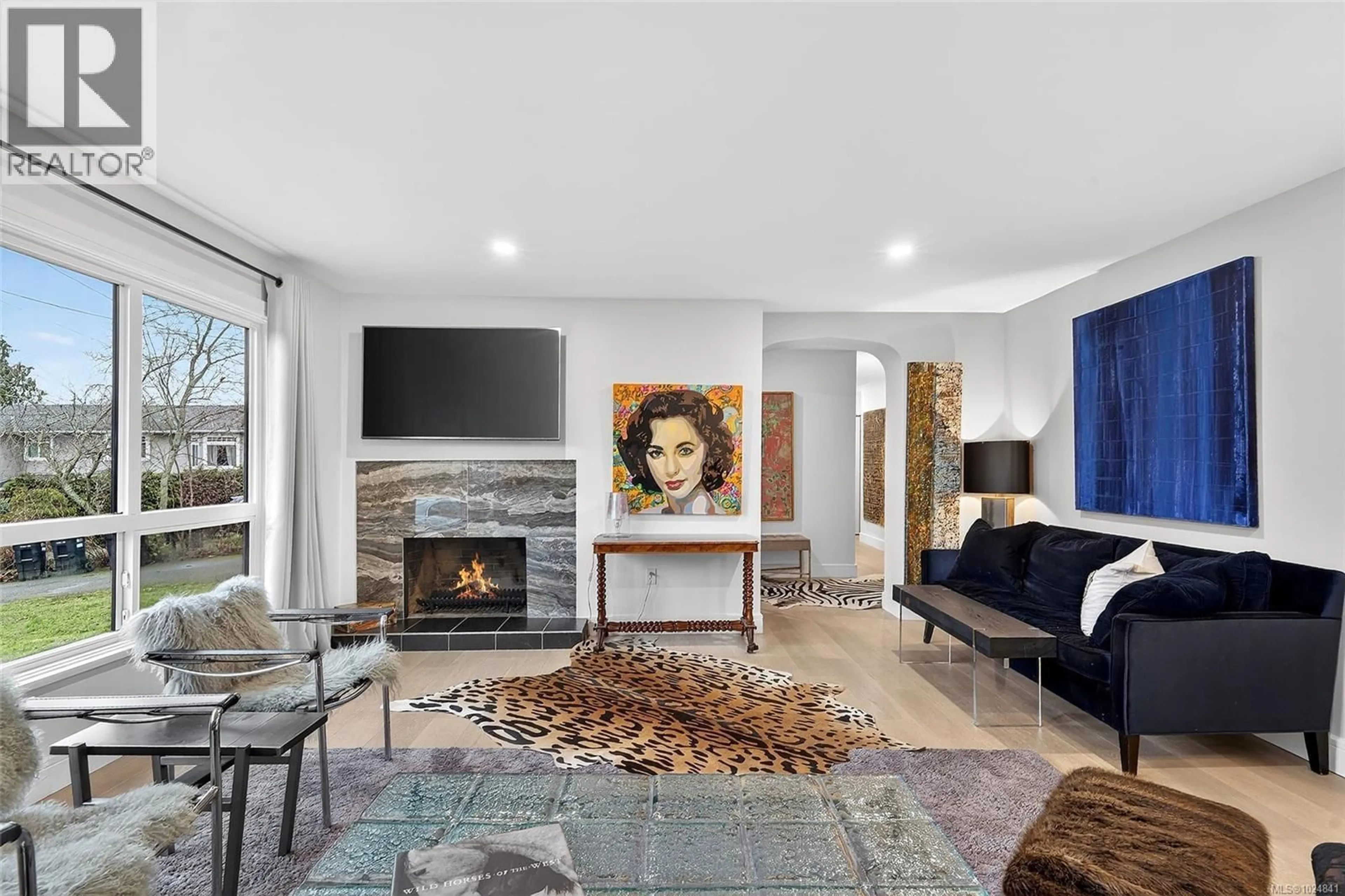 Living room with furniture, unknown for 228 POTLATCH STREET, Parksville British Columbia V9P1K3