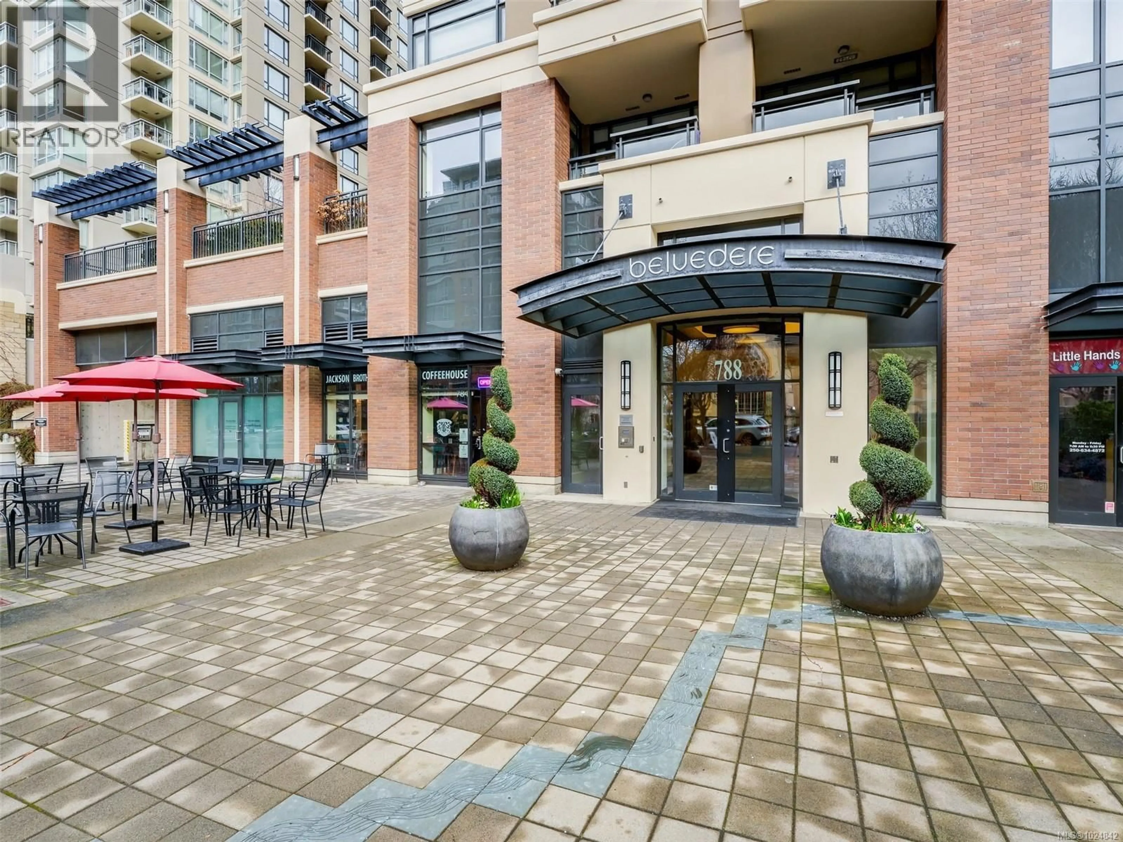 Patio, street for 604 - 788 HUMBOLDT STREET, Victoria British Columbia V8W4A2