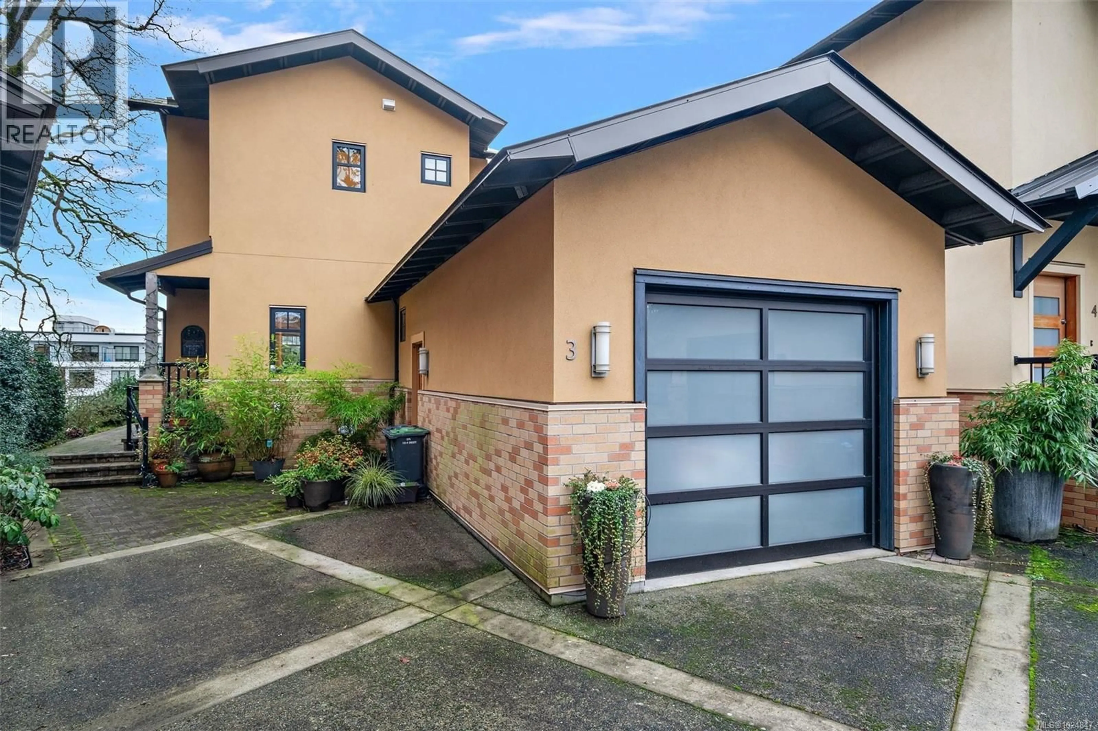 Unknown for 3 - 849 DUNSMUIR ROAD, Esquimalt British Columbia V9A5B8