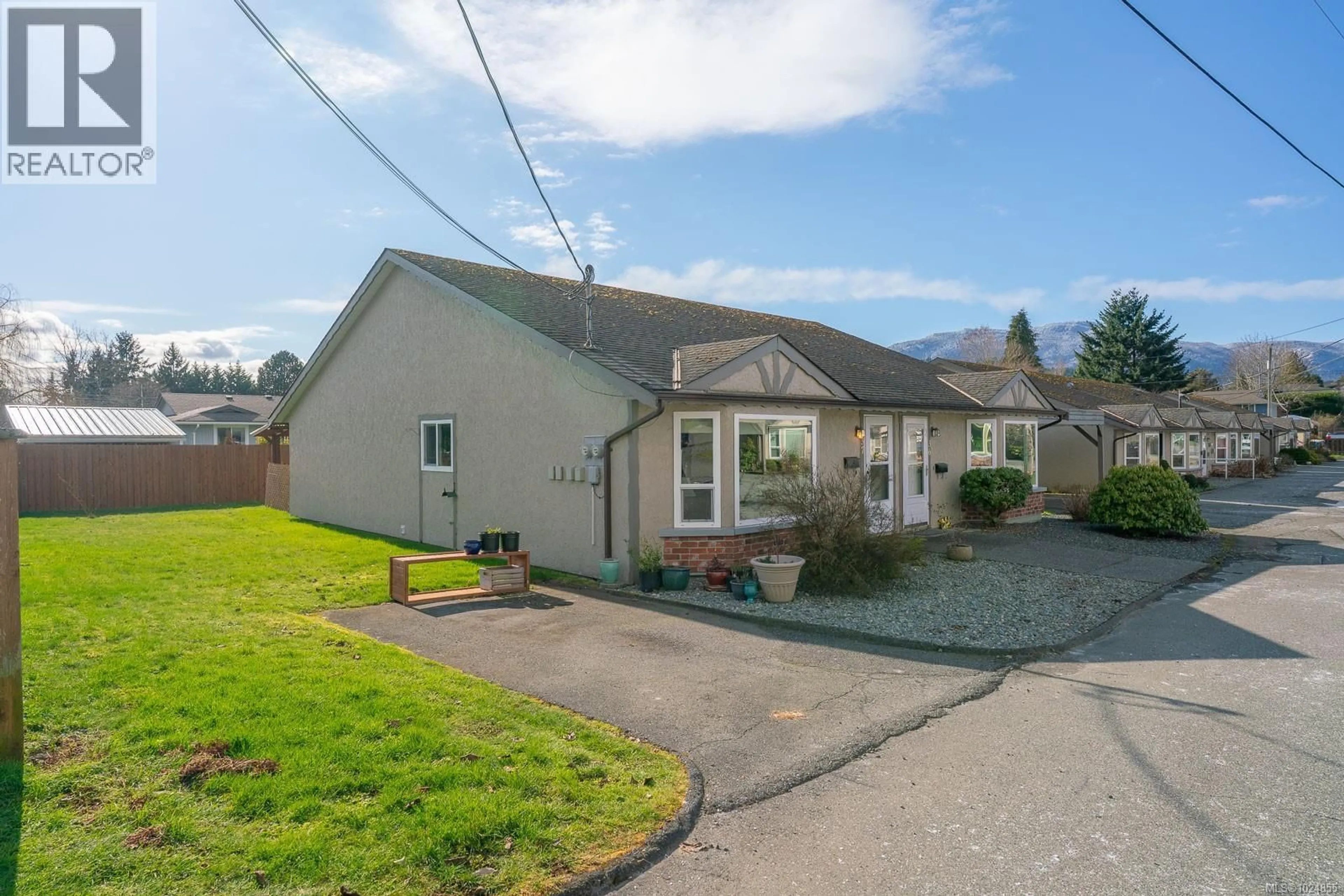 A pic from outside/outdoor area/front of a property/back of a property/a pic from drone, street for 37 - 103 ASHLAR AVENUE, Nanaimo British Columbia V9R3P3