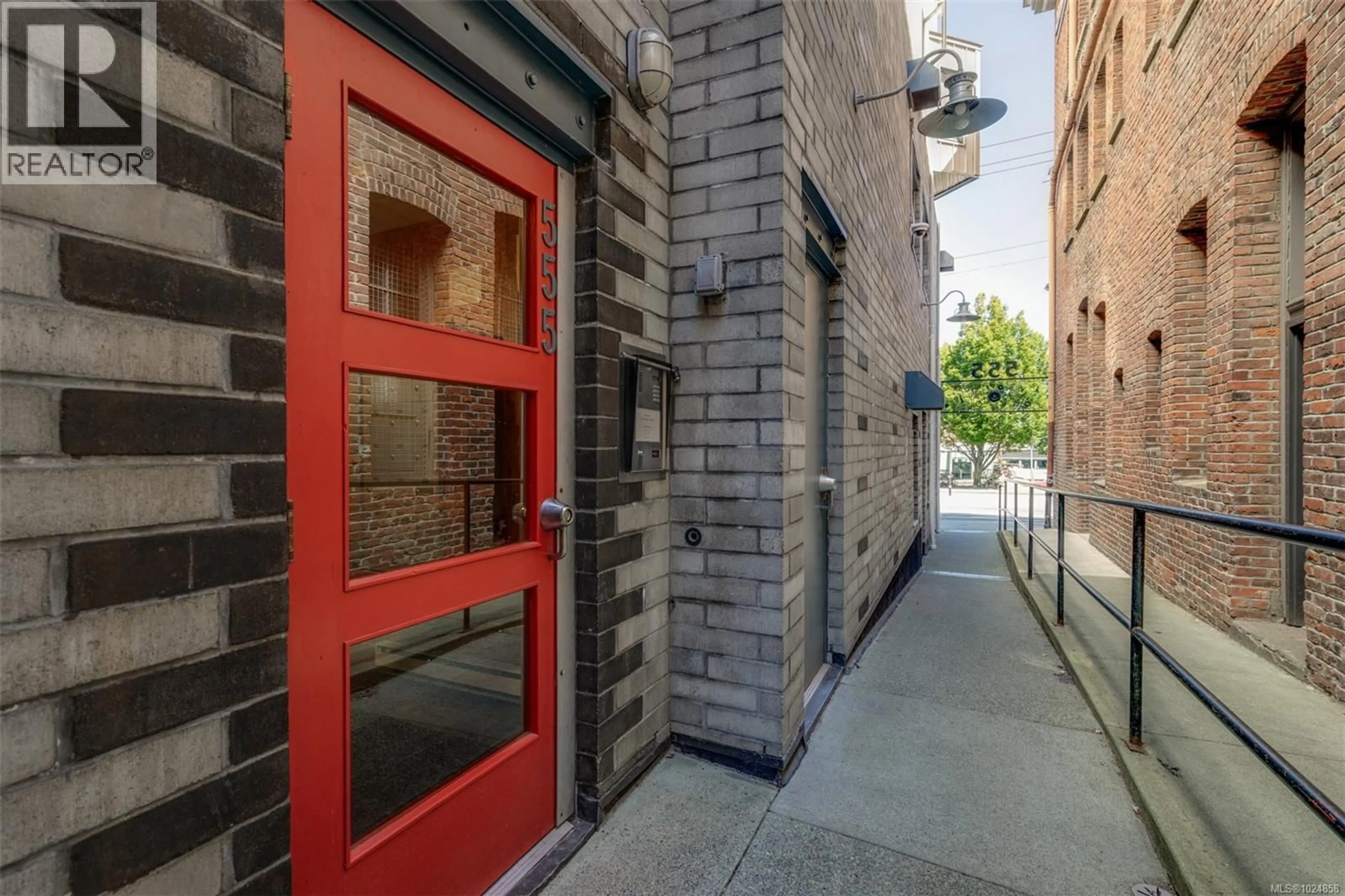 Unknown for 307 - 555 CHATHAM STREET, Victoria British Columbia V8T1E1