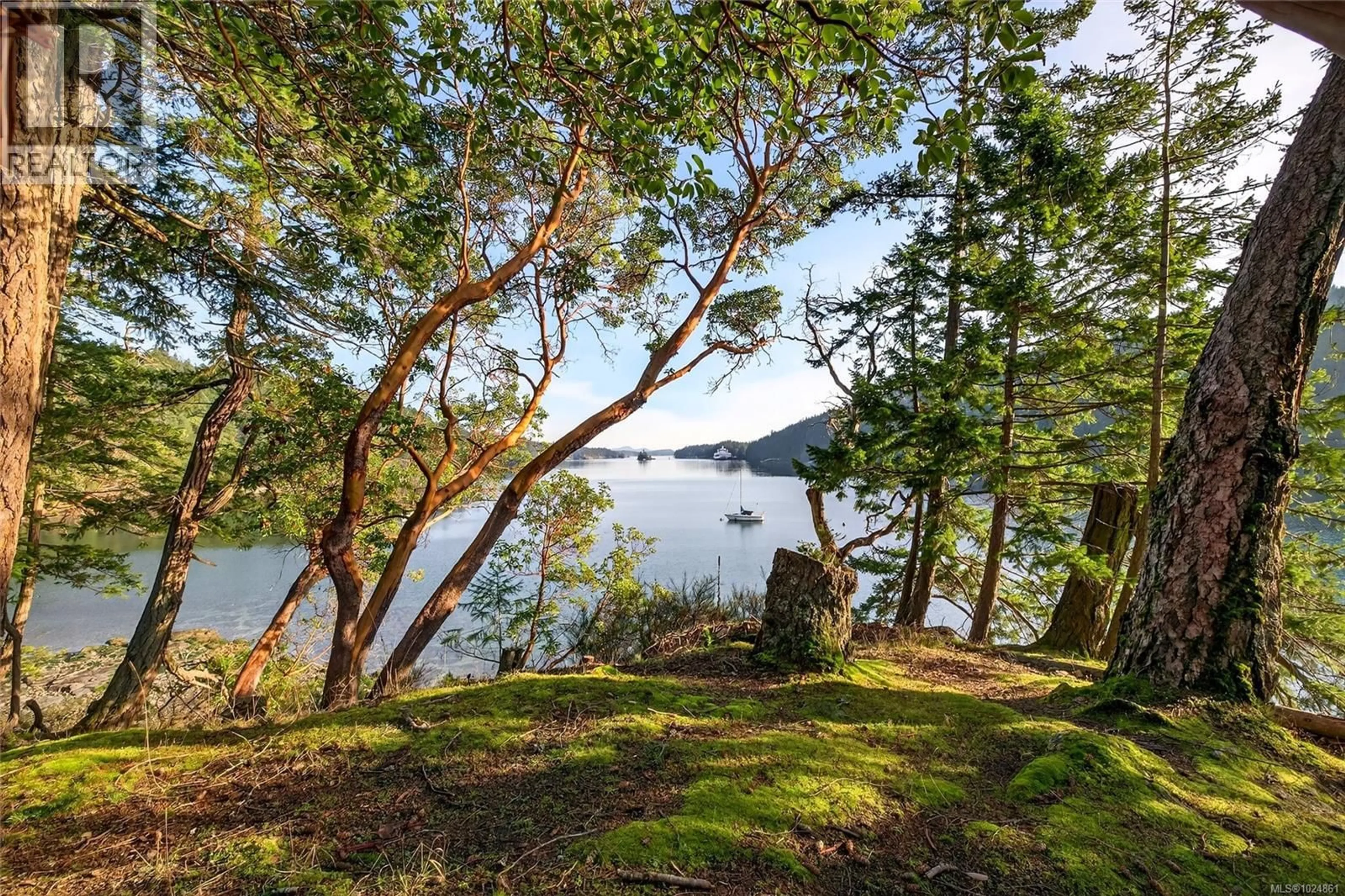 Patio, water/lake/river/ocean view for 177 MARACAIBO LANE, Salt Spring British Columbia V8K1S6