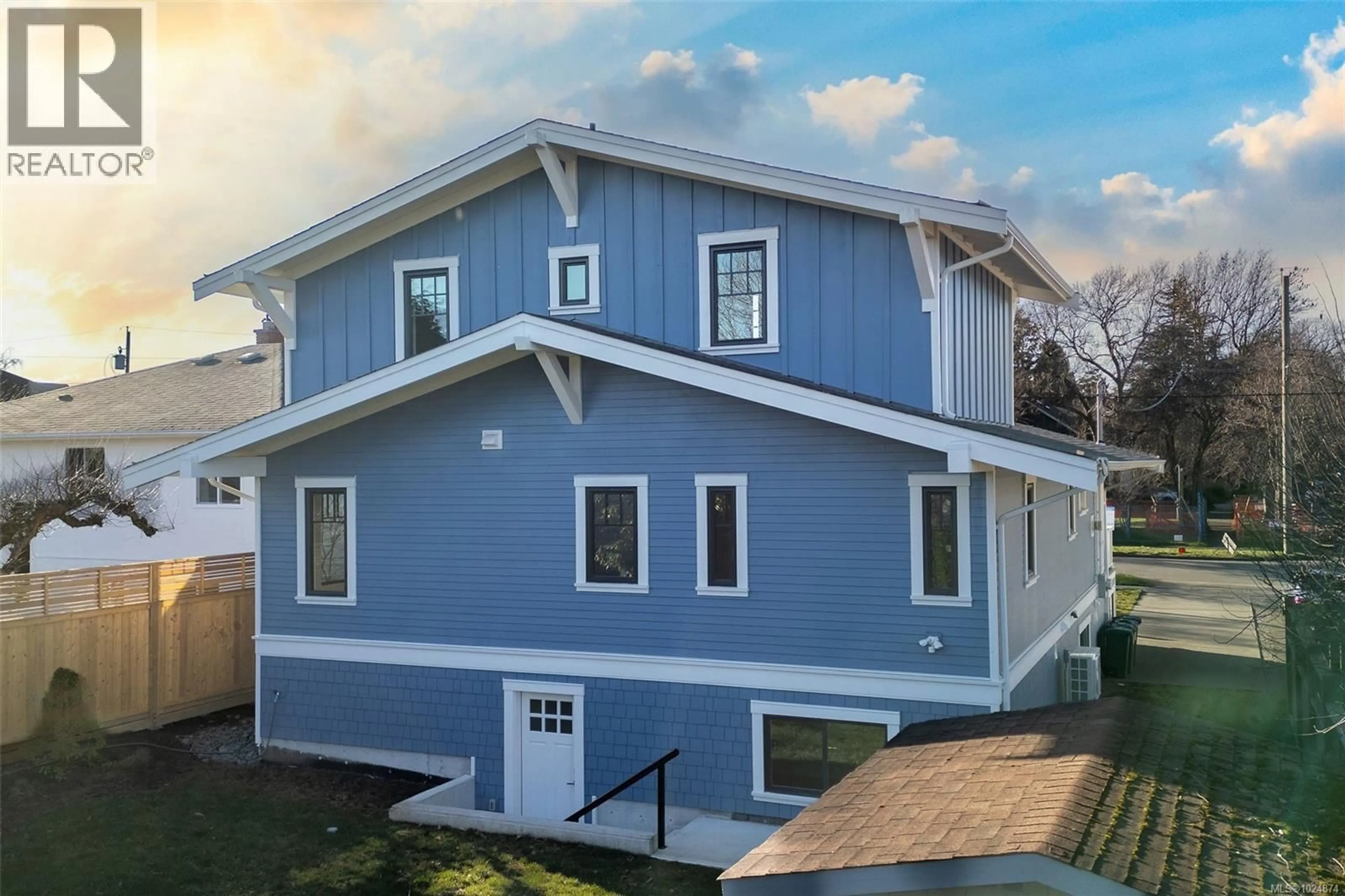 Home with vinyl exterior material, street for 361 ARNOLD AVENUE, Victoria British Columbia V8S3L6