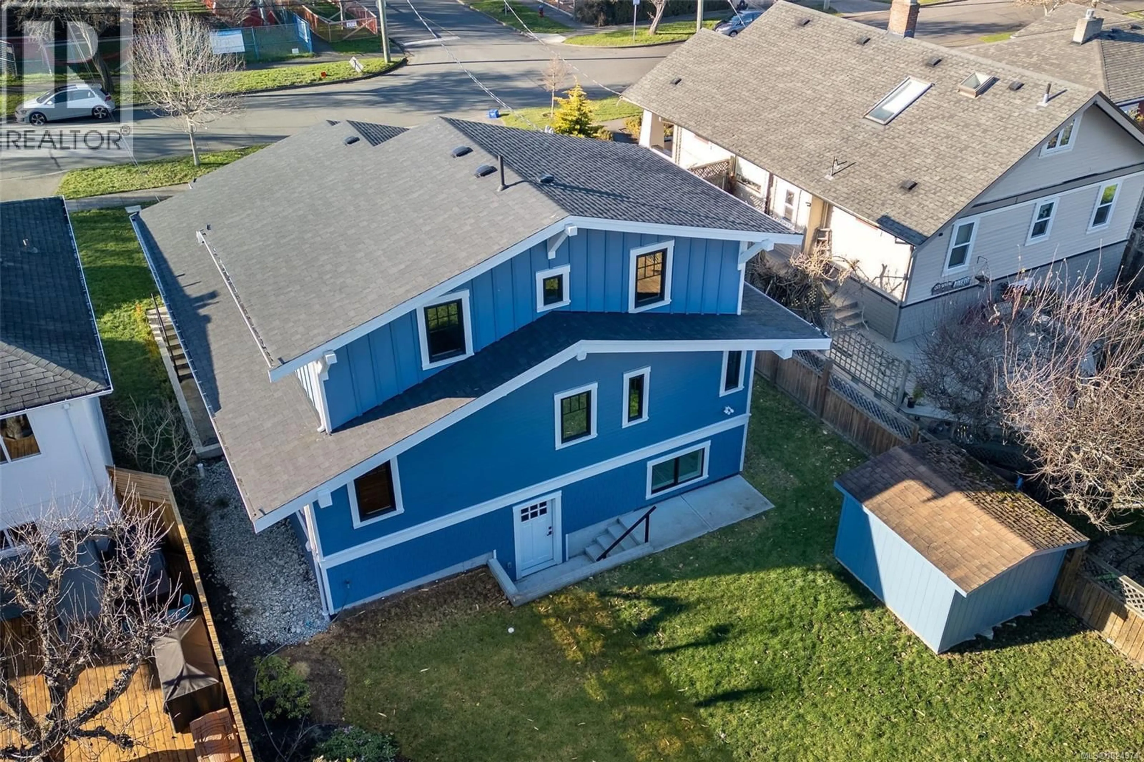 A pic from outside/outdoor area/front of a property/back of a property/a pic from drone, street for 361 ARNOLD AVENUE, Victoria British Columbia V8S3L6