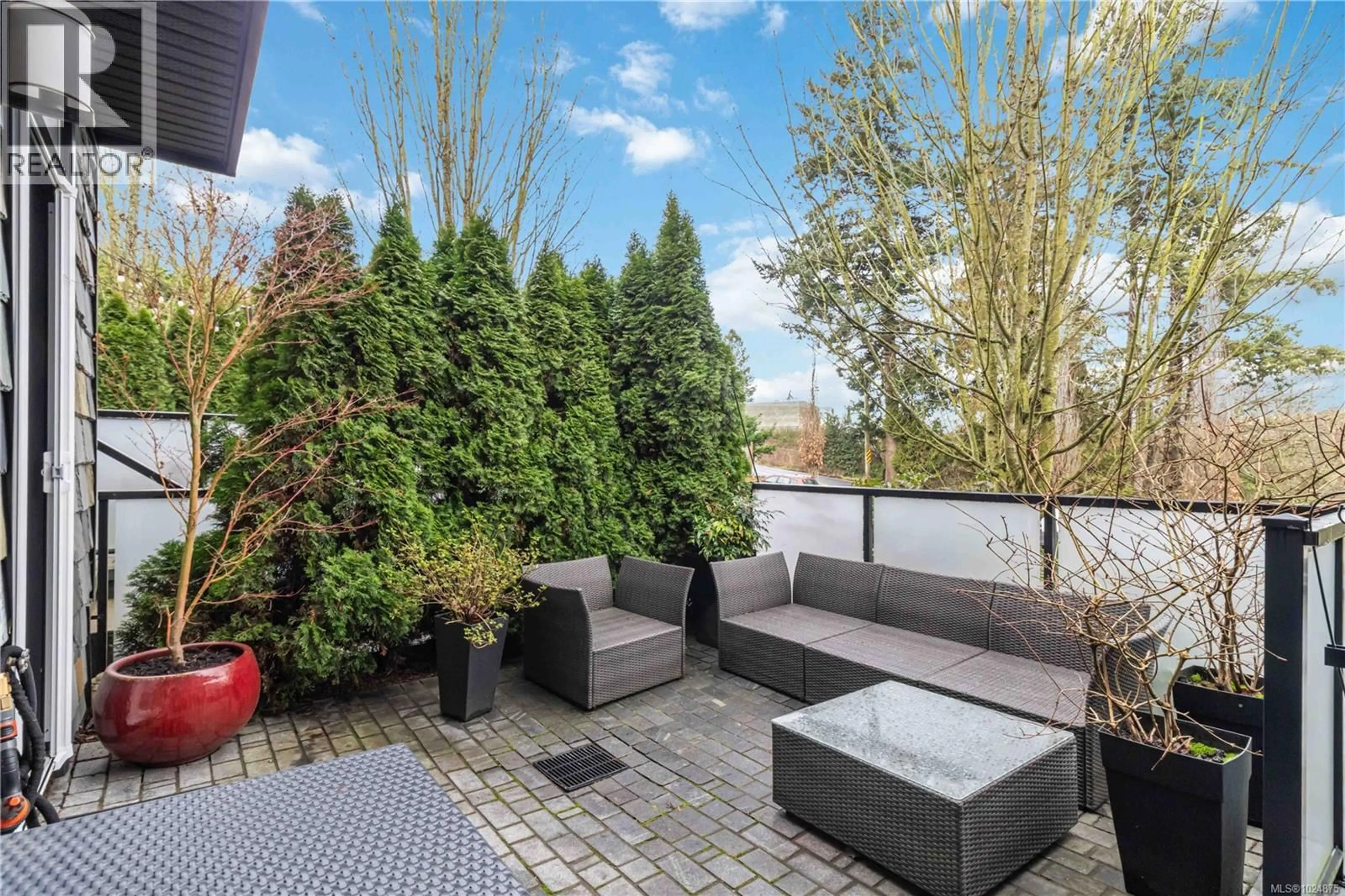 Patio, unknown for 3 - 2321 ISLAND VIEW ROAD, Central Saanich British Columbia V8Z0C9