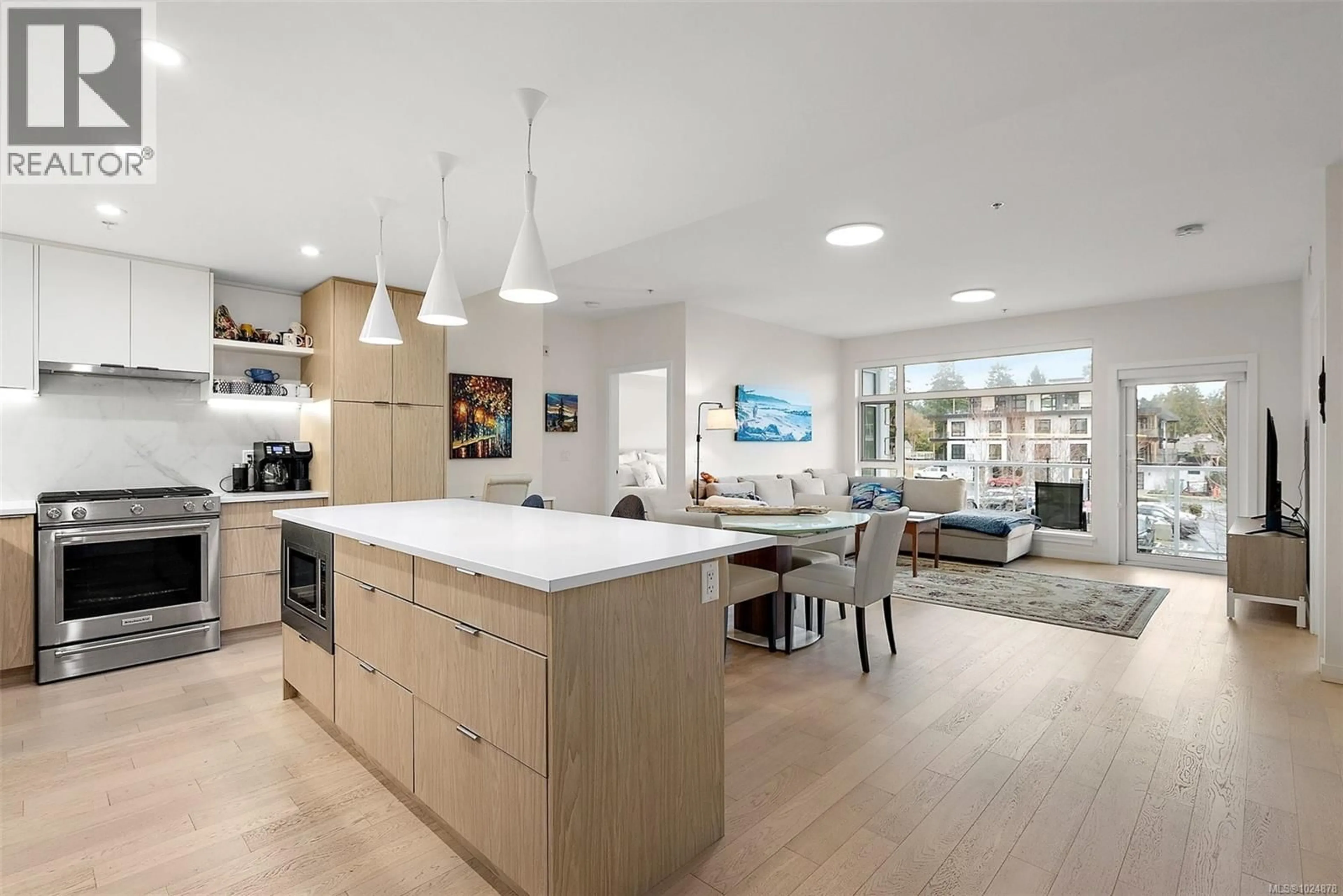 Open concept kitchen, unknown for 203 - 5118 CORDOVA BAY ROAD, Saanich British Columbia V8X1R1