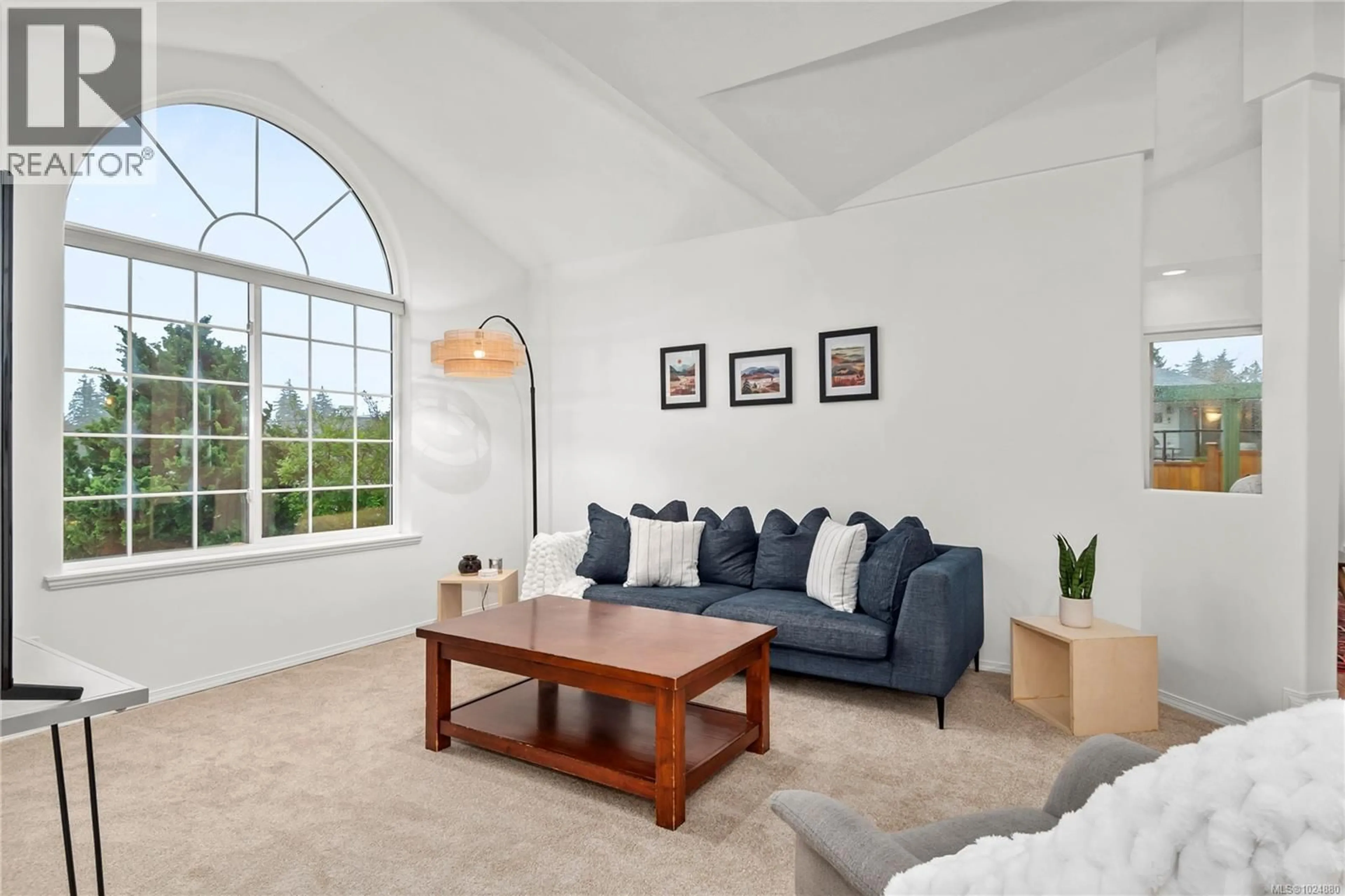 Living room with furniture, unknown for 525 COVE PLACE, Campbell River British Columbia V9W7Z6