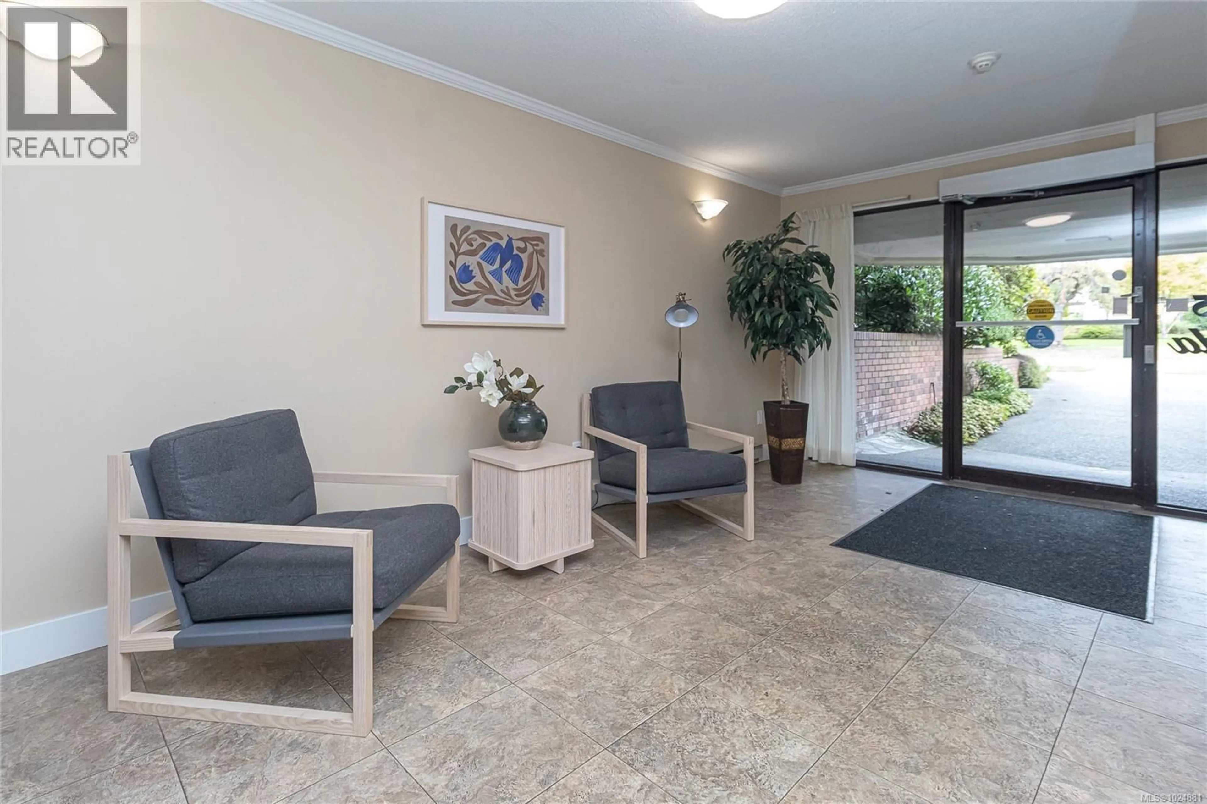 Lobby for 405 - 1145 HILDA STREET, Victoria British Columbia V8V2Z5