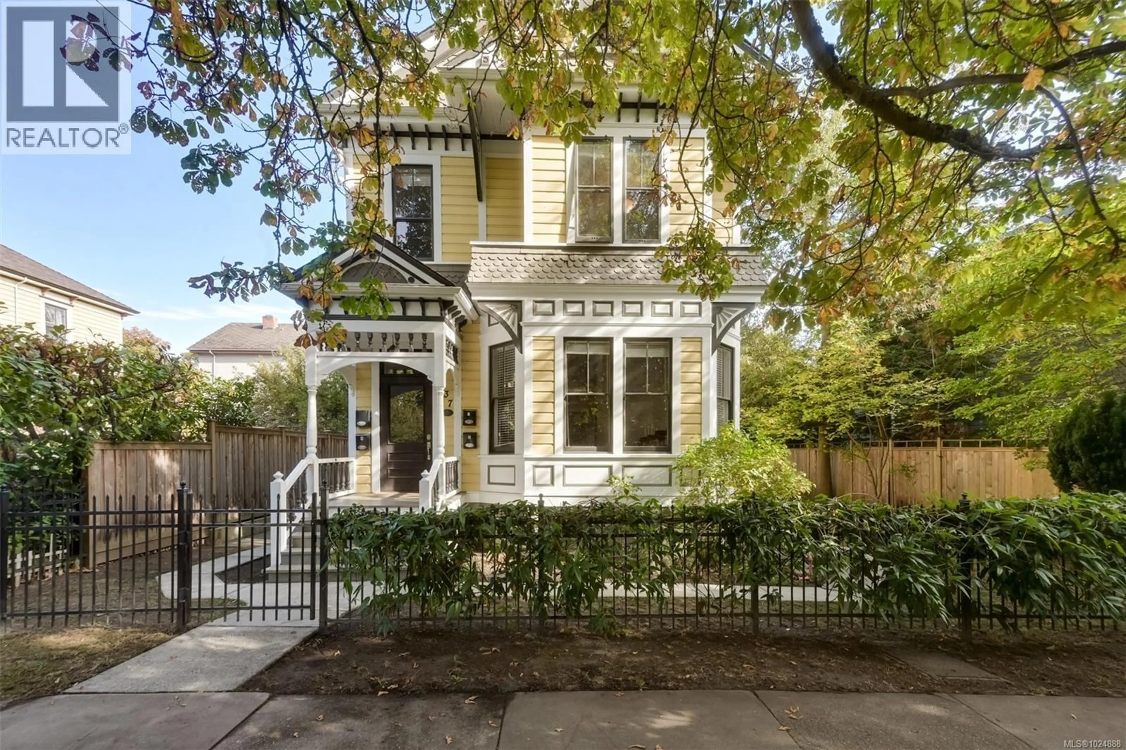 Home with brick exterior material, street for 737 VANCOUVER STREET, Victoria British Columbia V8V3V4