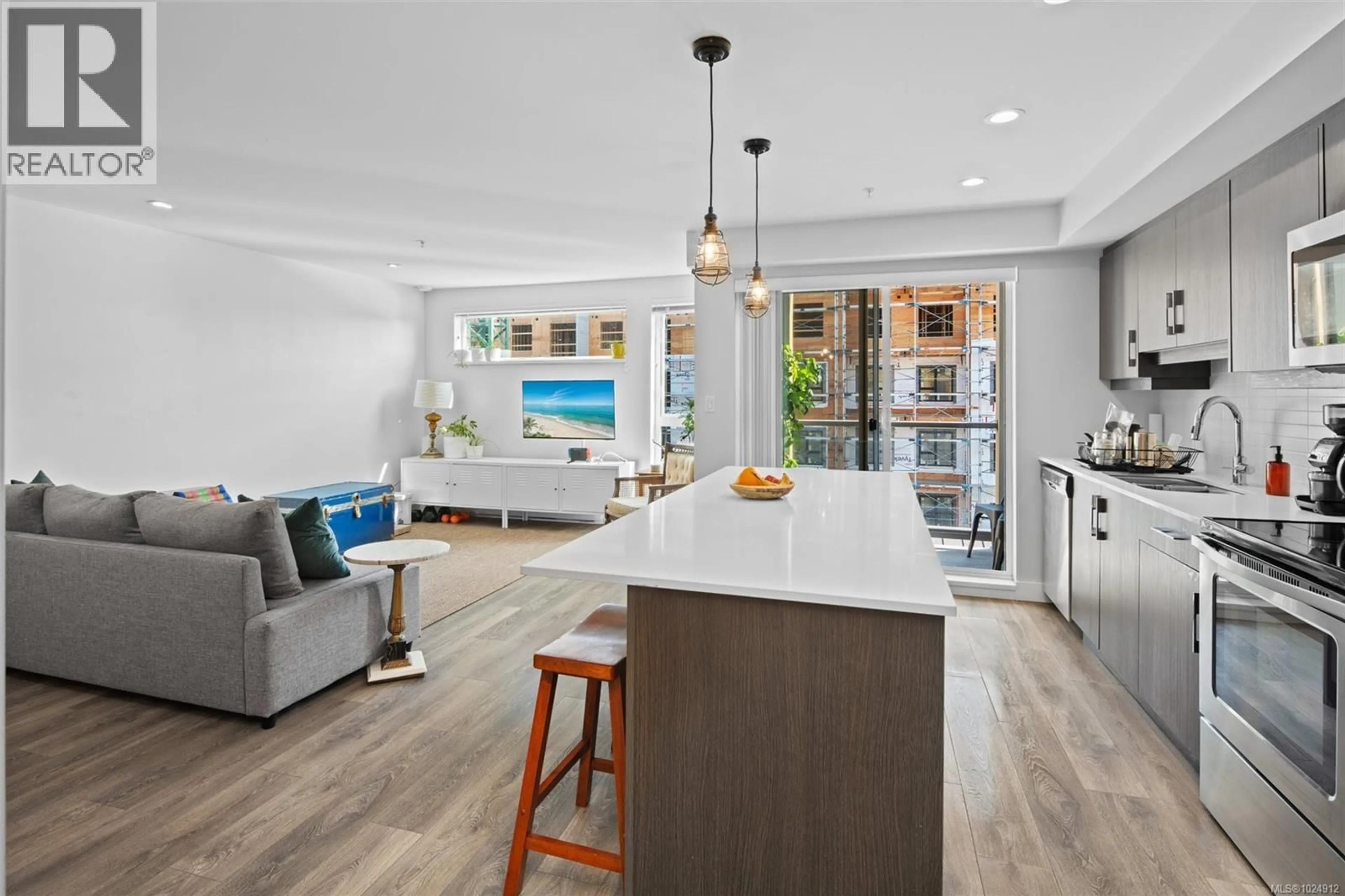 Open concept kitchen, unknown for 403 - 826 ESQUIMALT ROAD, Esquimalt British Columbia V9A3M4