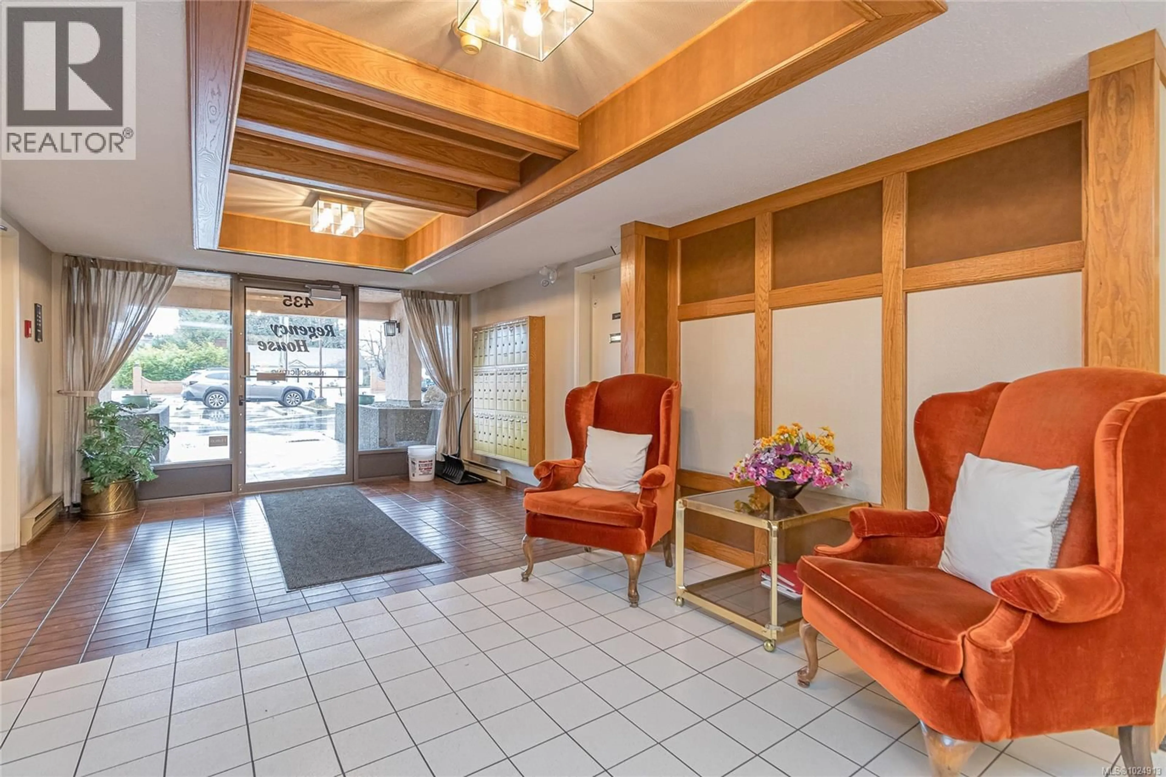 Lobby for 402 - 435 FESTUBERT STREET, Duncan British Columbia V9L3T3