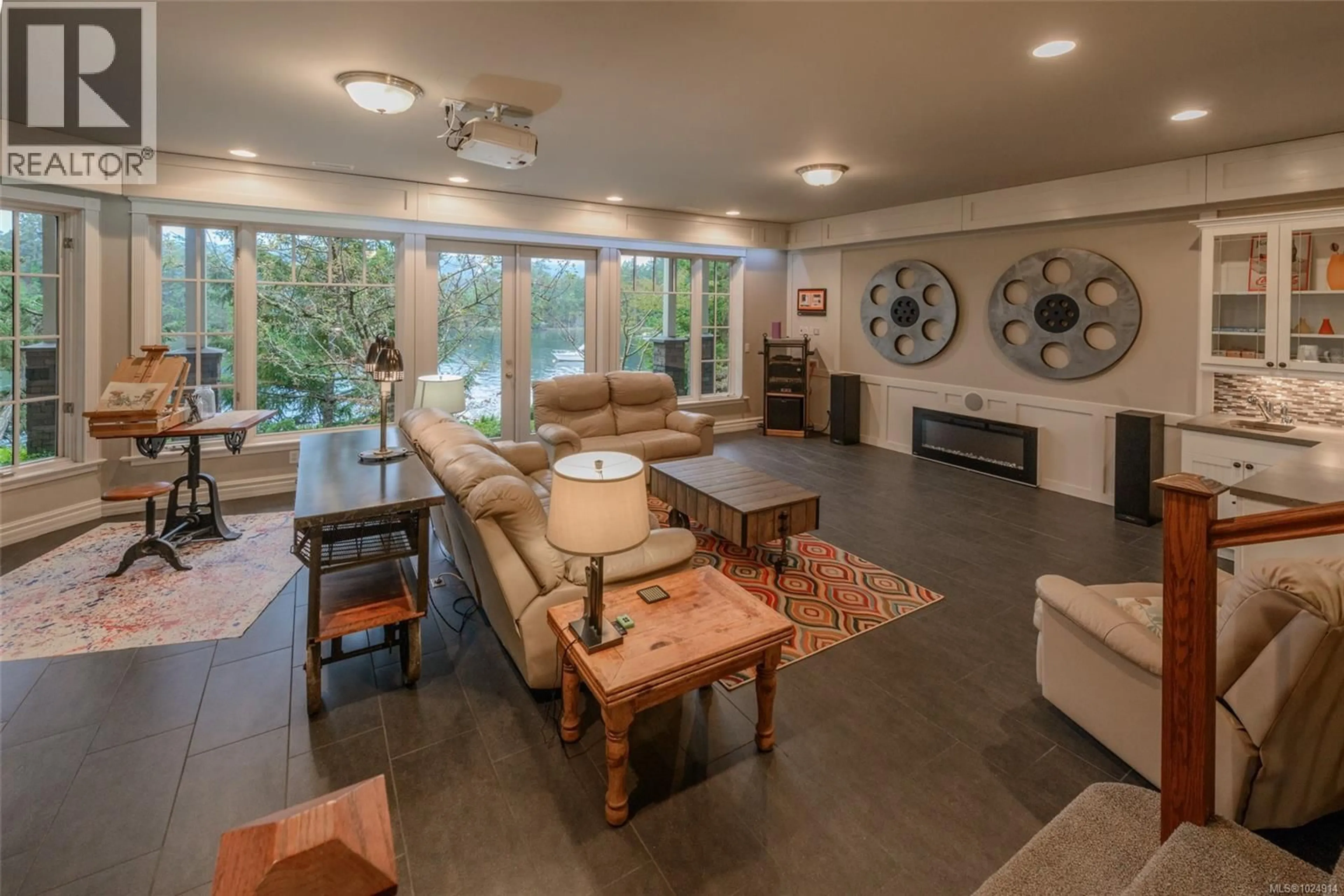 Living room with furniture, ceramic/tile floor for 367 LONG HARBOUR ROAD, Salt Spring British Columbia V8K2M2