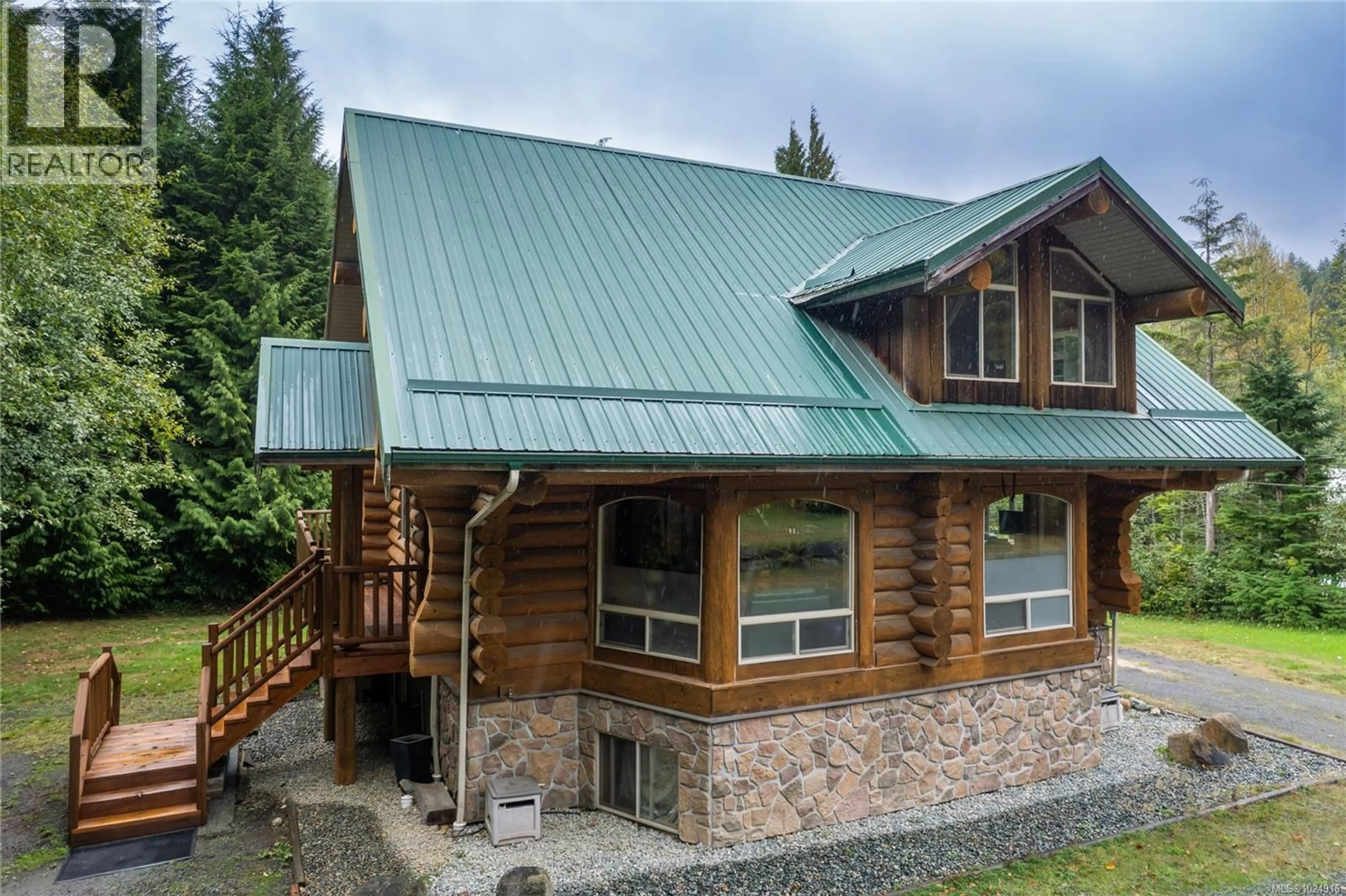 Home with vinyl exterior material, building for 2948 JAMESON ROAD, Nanaimo British Columbia V9R6W8