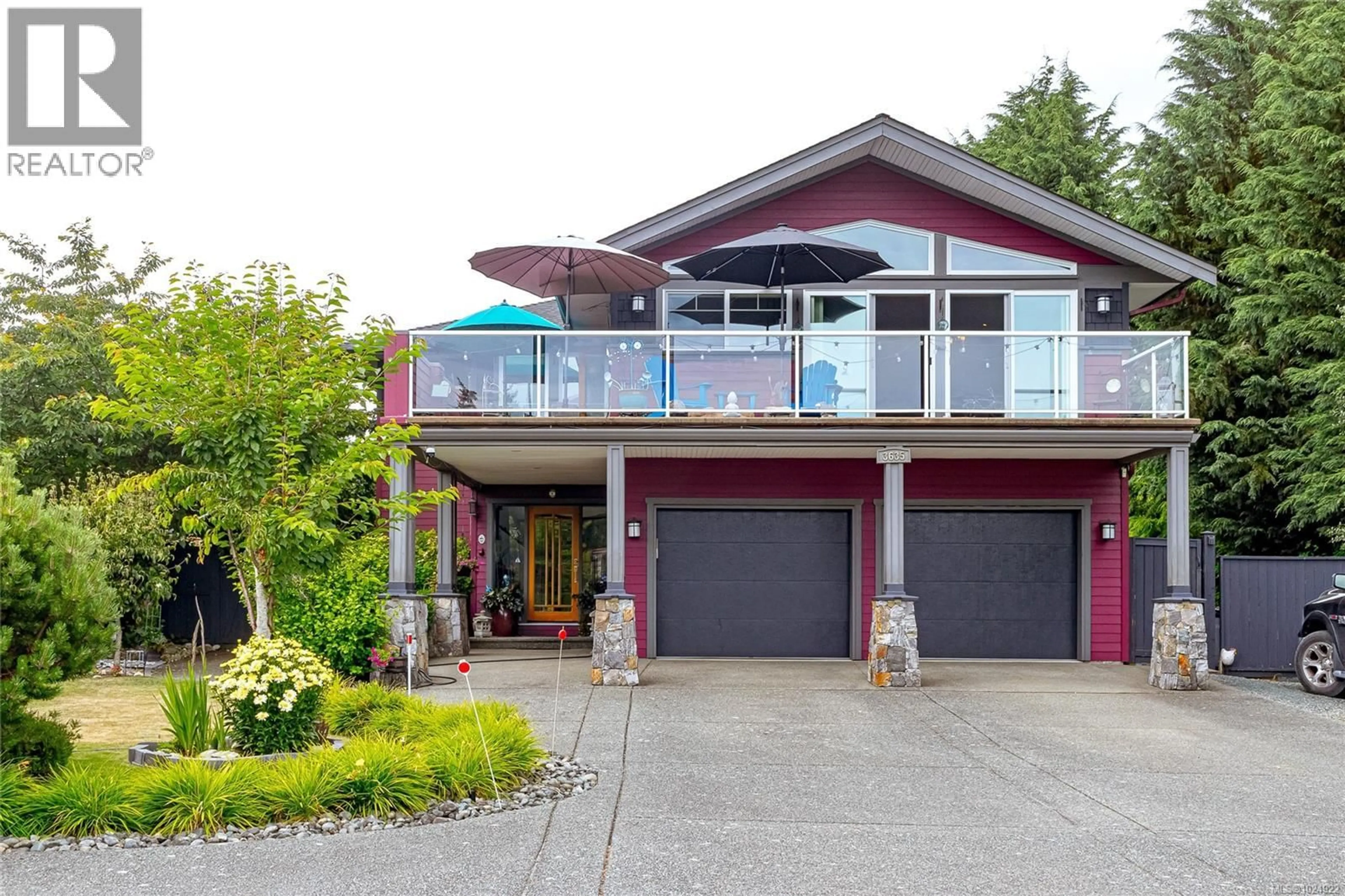 Home with vinyl exterior material, street for 3635 SHANNON DRIVE, Ladysmith British Columbia V9G1Z9