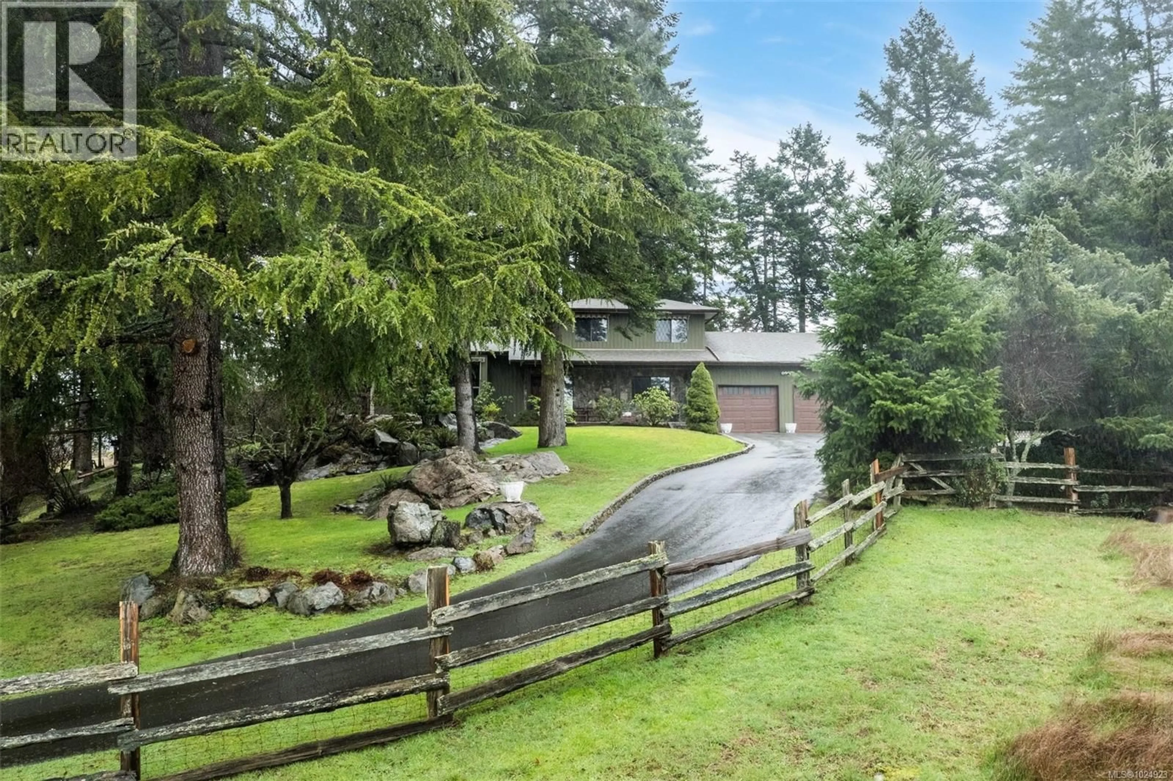 A pic from outside/outdoor area/front of a property/back of a property/a pic from drone, unknown for 4395 LIBERTO ROAD, Saanich British Columbia V9E2C4