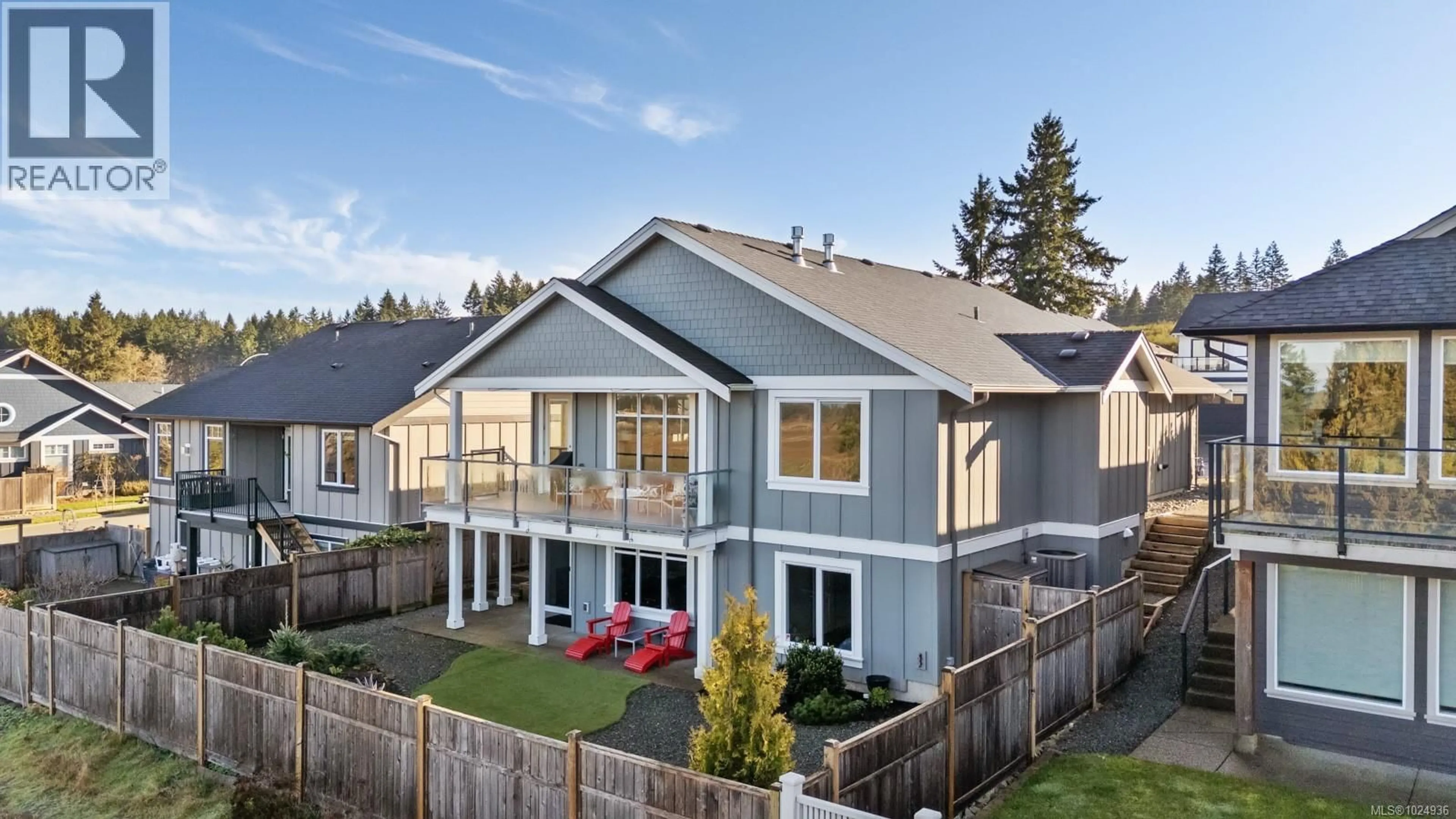 Home with vinyl exterior material, unknown for 1376 CROWN ISLE BOULEVARD, Courtenay British Columbia V9N0E2