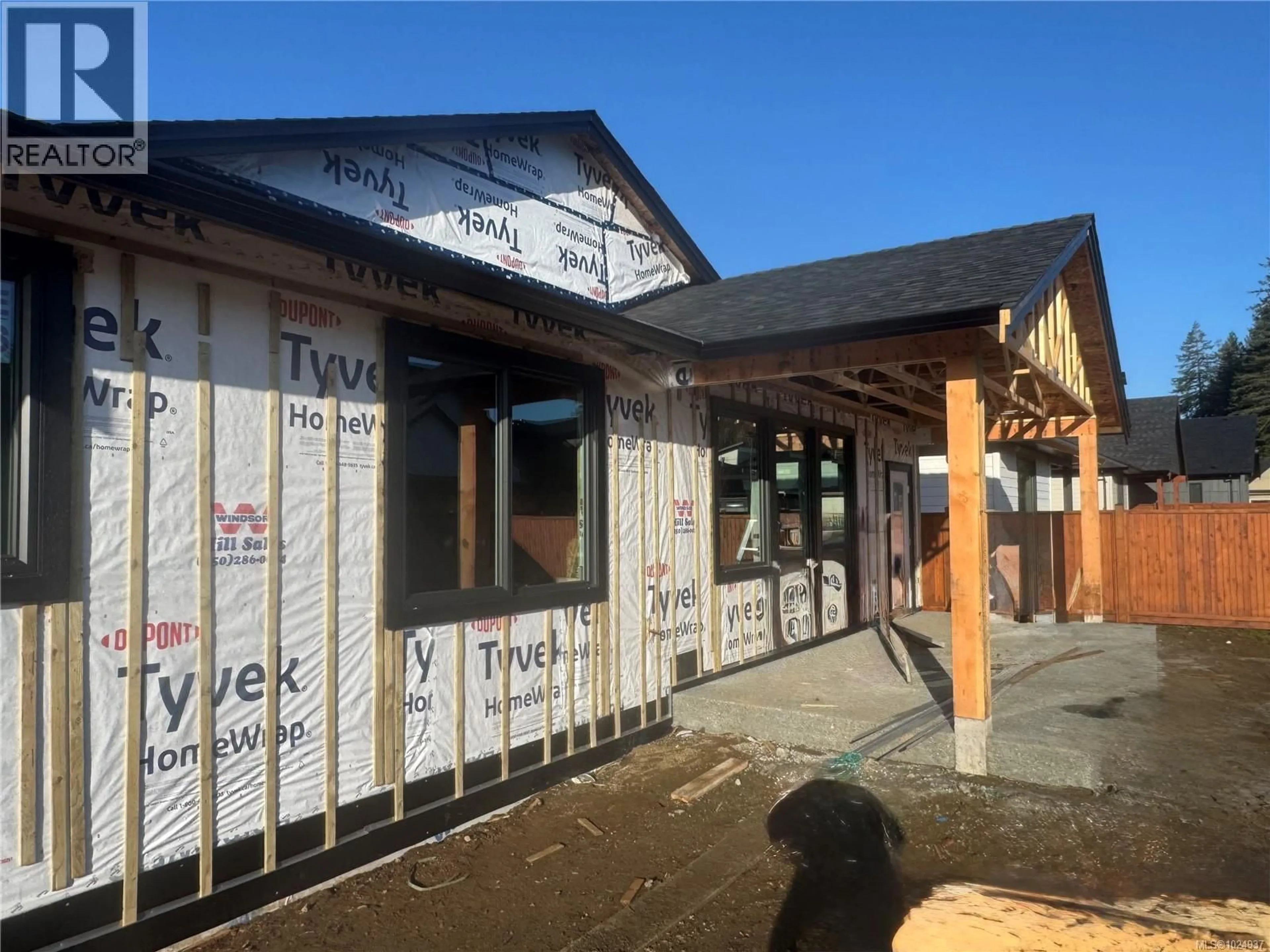 Home with vinyl exterior material, building for 762 SITKA STREET, Campbell River British Columbia V9H0G4