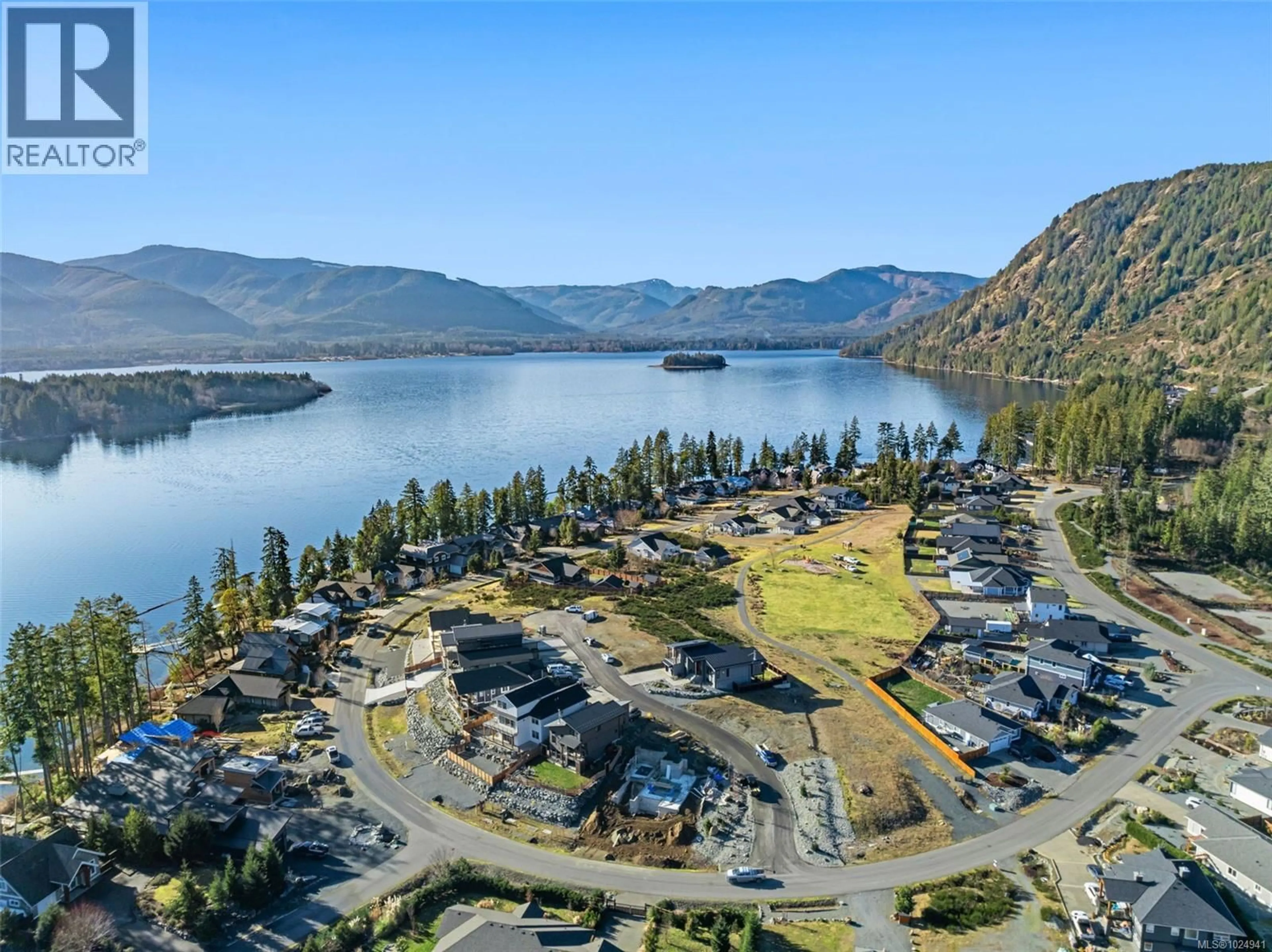 A pic from outside/outdoor area/front of a property/back of a property/a pic from drone, water/lake/river/ocean view for 9394 LAKEFRONT RISE, Lake Cowichan British Columbia V0R2G0