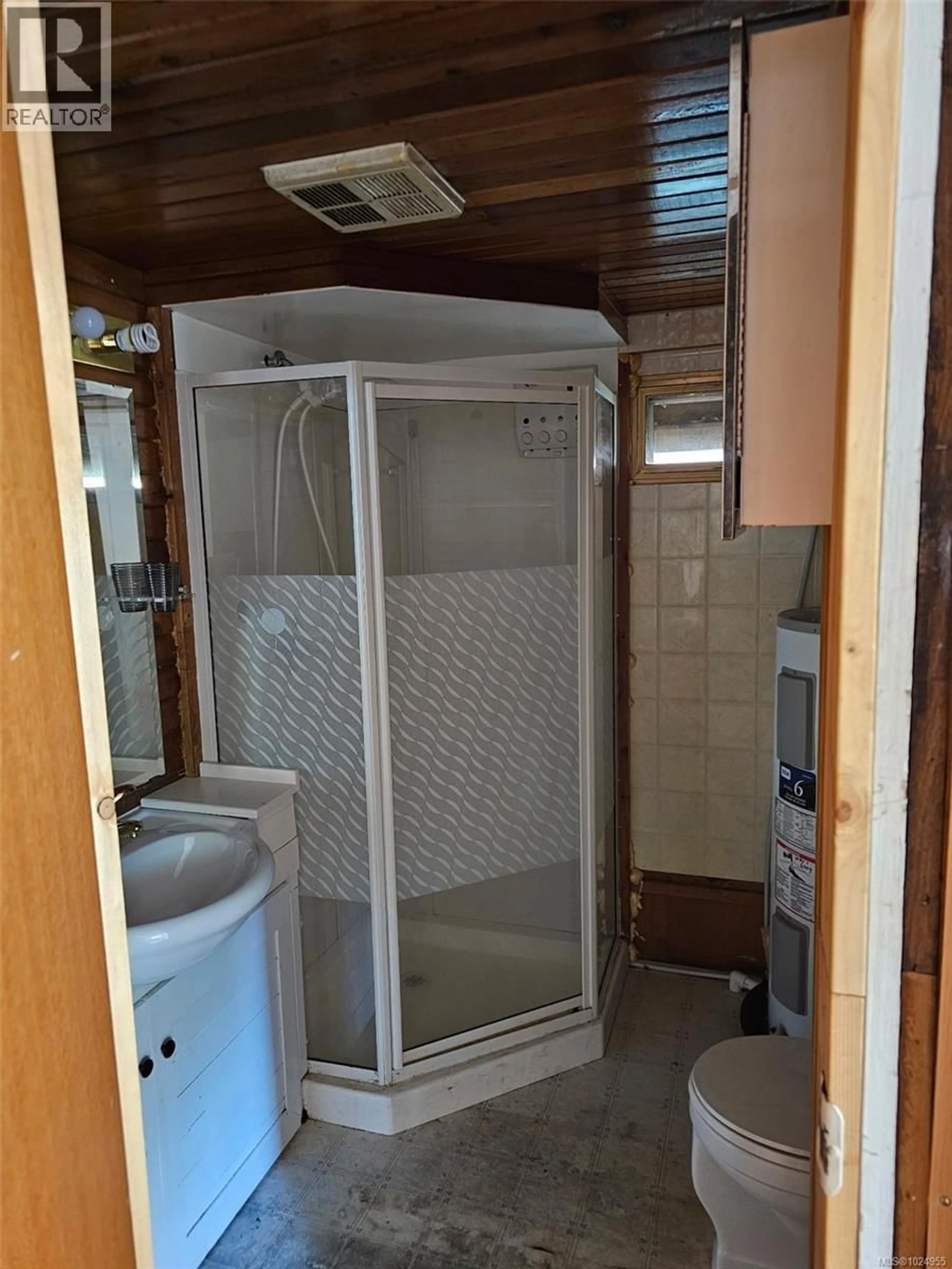 Standard bathroom, floor is not visible for 10 - 5659 TOMSWOOD ROAD, Port Alberni British Columbia V9Y8V8