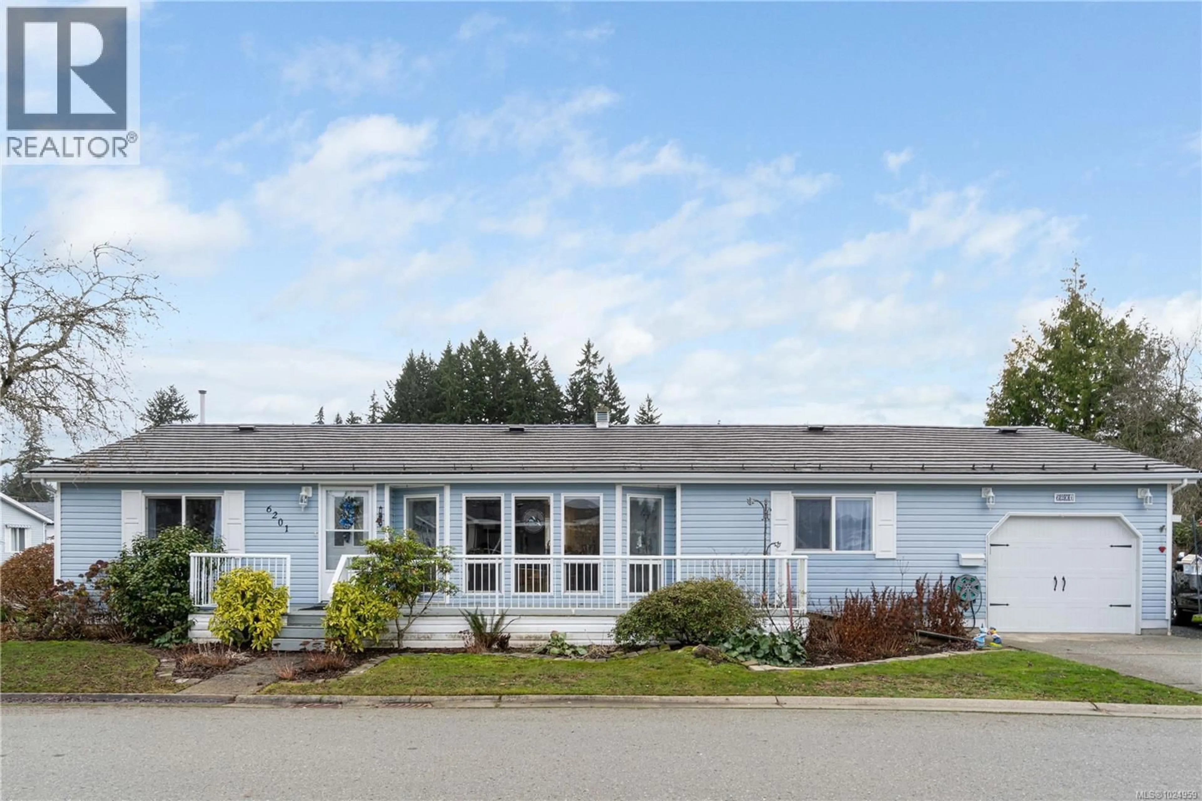 Home with vinyl exterior material, street for 6201 RICH ROAD, Nanaimo British Columbia V9T6J2