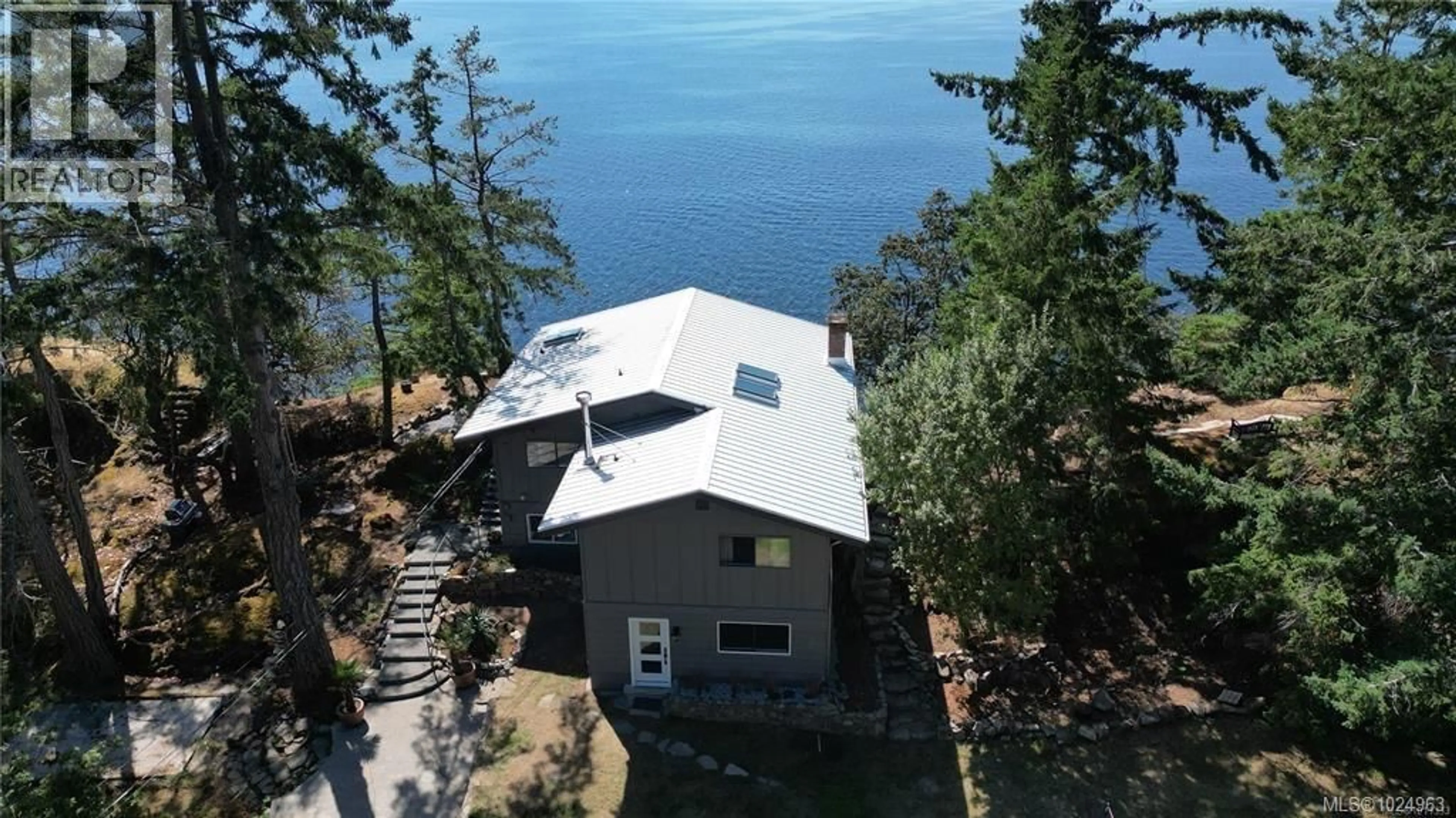 A pic from outside/outdoor area/front of a property/back of a property/a pic from drone, water/lake/river/ocean view for 285 MOUNTAIN PARK DRIVE, Salt Spring British Columbia V8K1G3