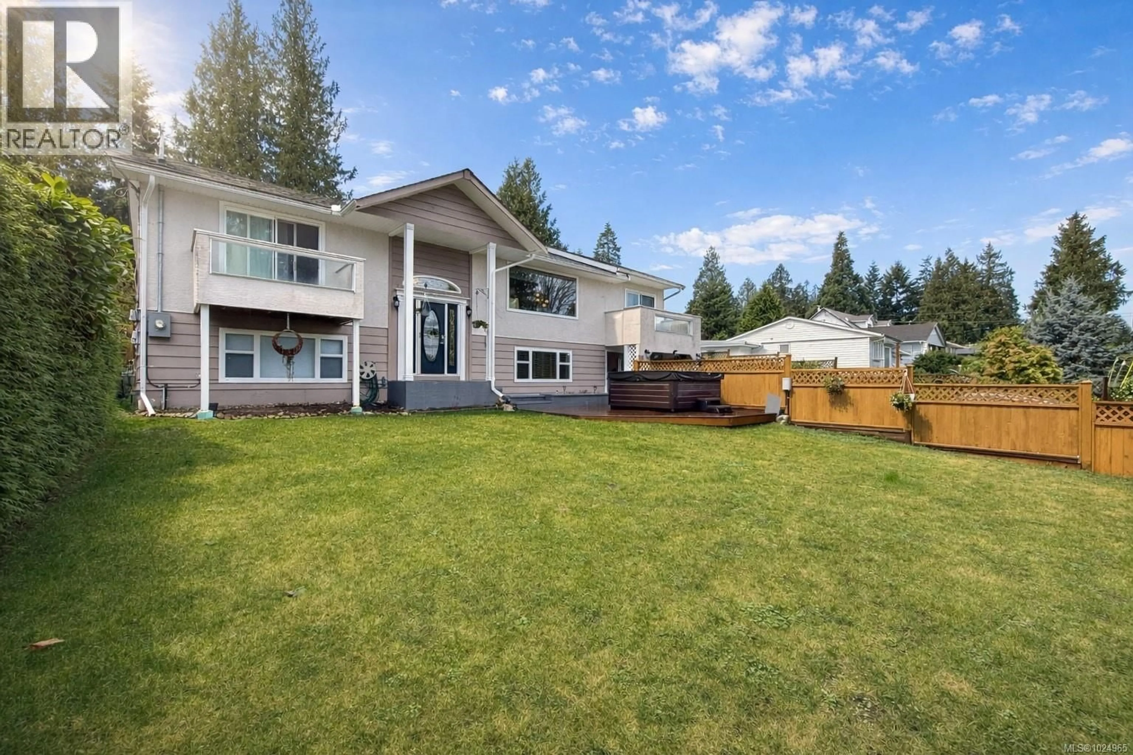 Home with vinyl exterior material, mountain view for 6081 PARKWAY DRIVE, Nanaimo British Columbia V9V1G2