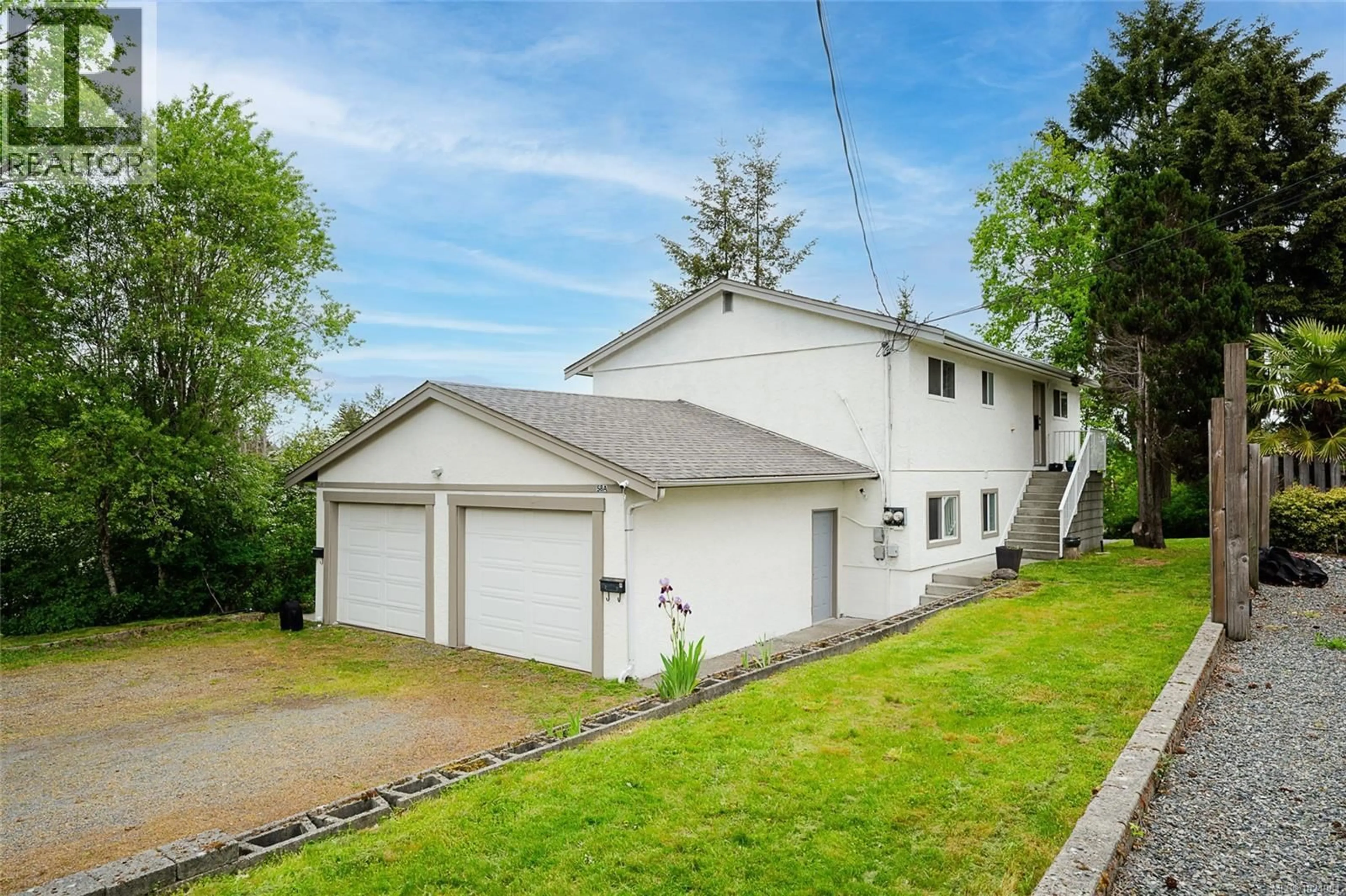 A pic from outside/outdoor area/front of a property/back of a property/a pic from drone, street for 58 DUKE STREET, Nanaimo British Columbia V9R5M8