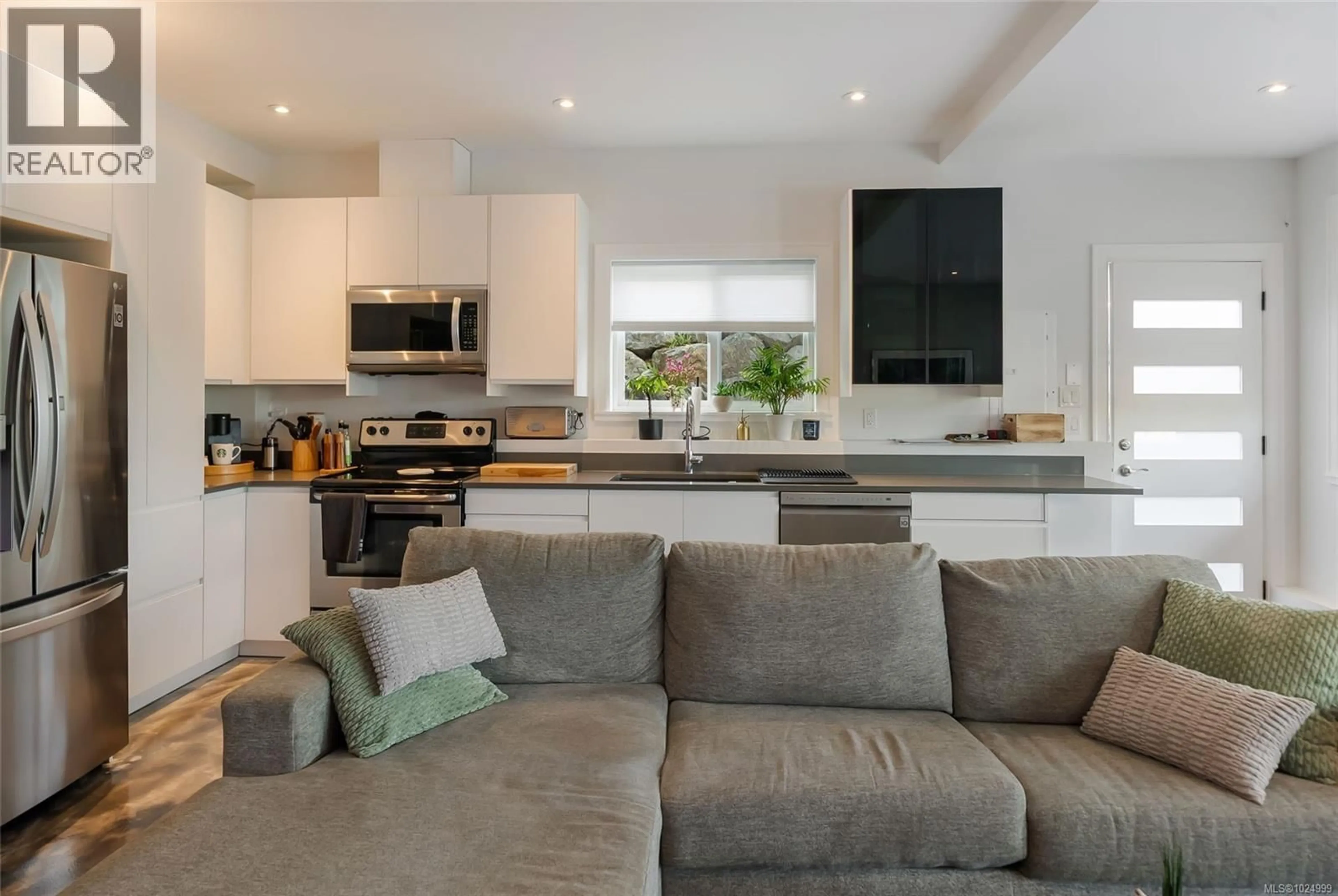 Open concept kitchen, unknown for 8578 RUMMING ROAD, Lantzville British Columbia V0R2H0