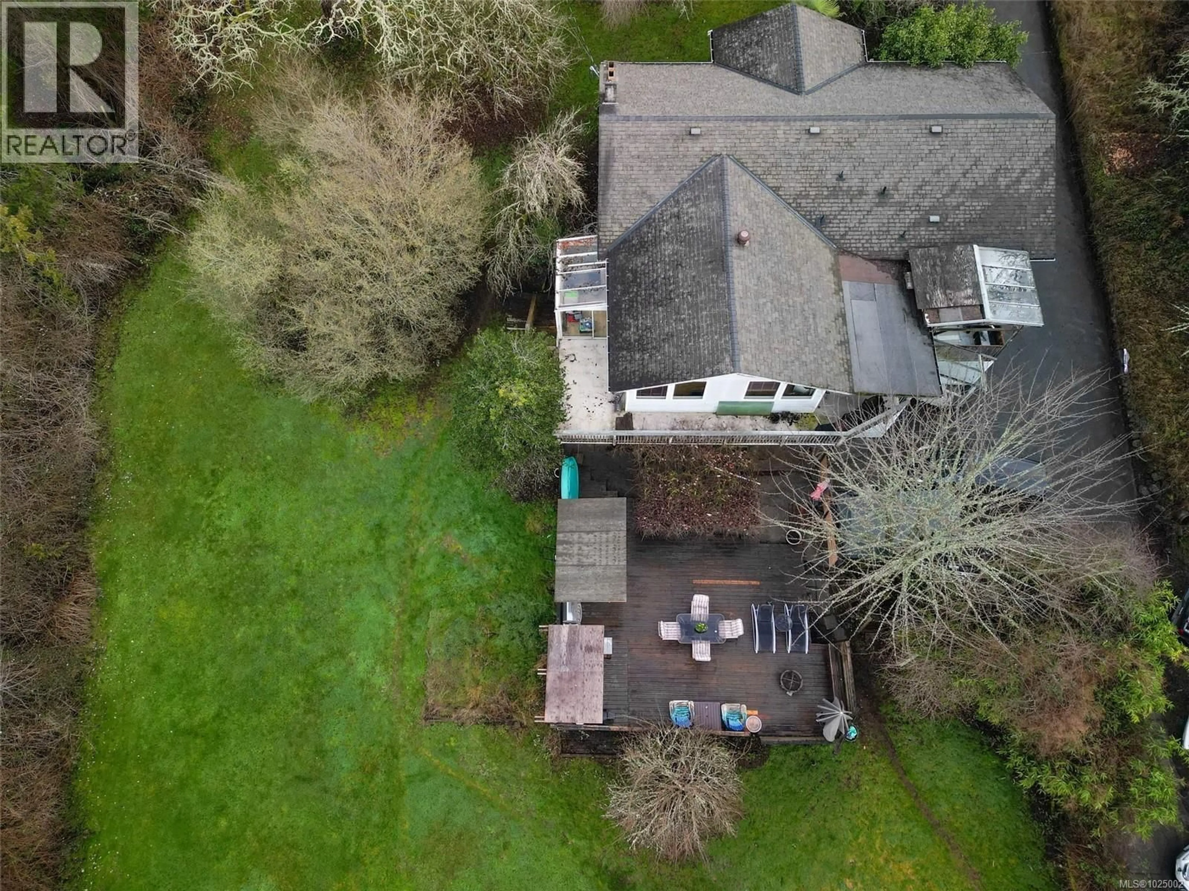 A pic from outside/outdoor area/front of a property/back of a property/a pic from drone, unknown for 9146 WEST SAANICH ROAD, North Saanich British Columbia V8L5T4